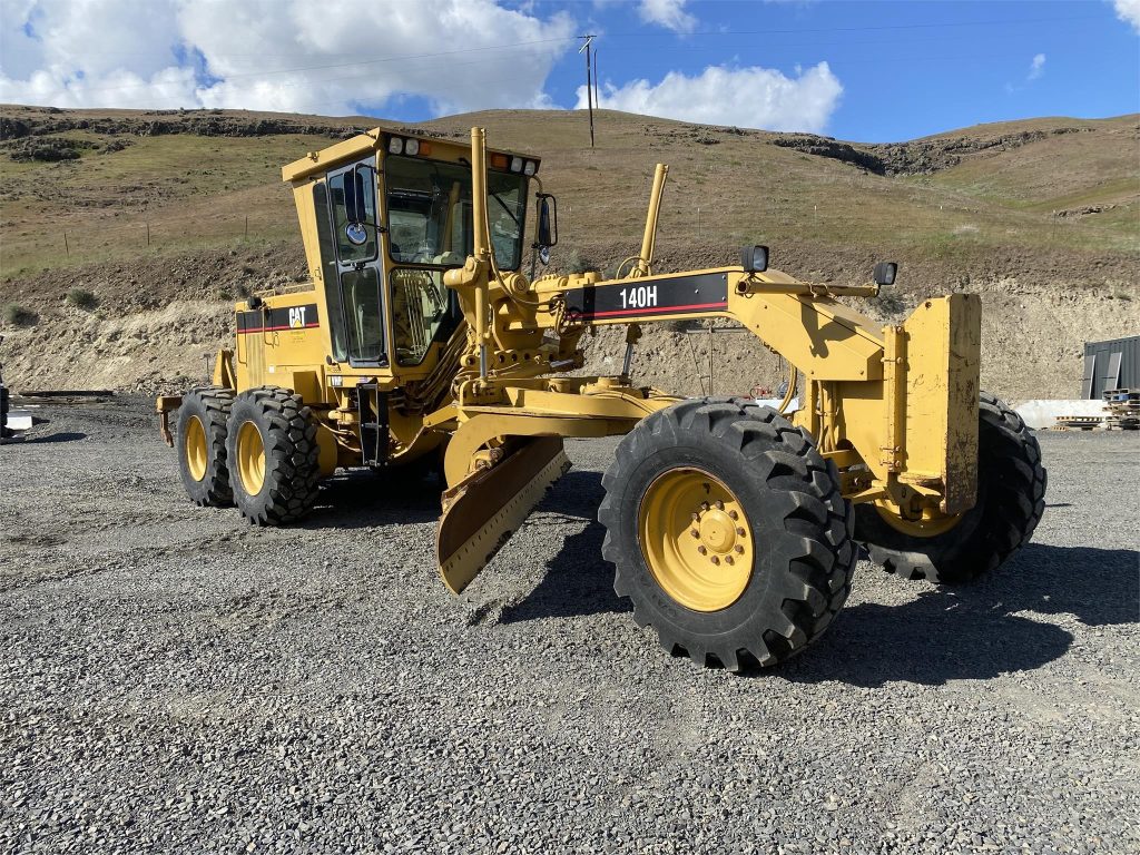 1998 CATERPILLAR 140H VHP - Peters & Keatts Equipment Inc.