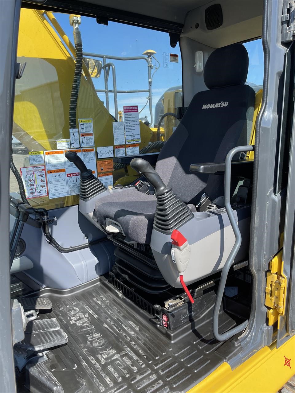 2022 KOMATSU PC210 LCi-11 - image 6 of 6