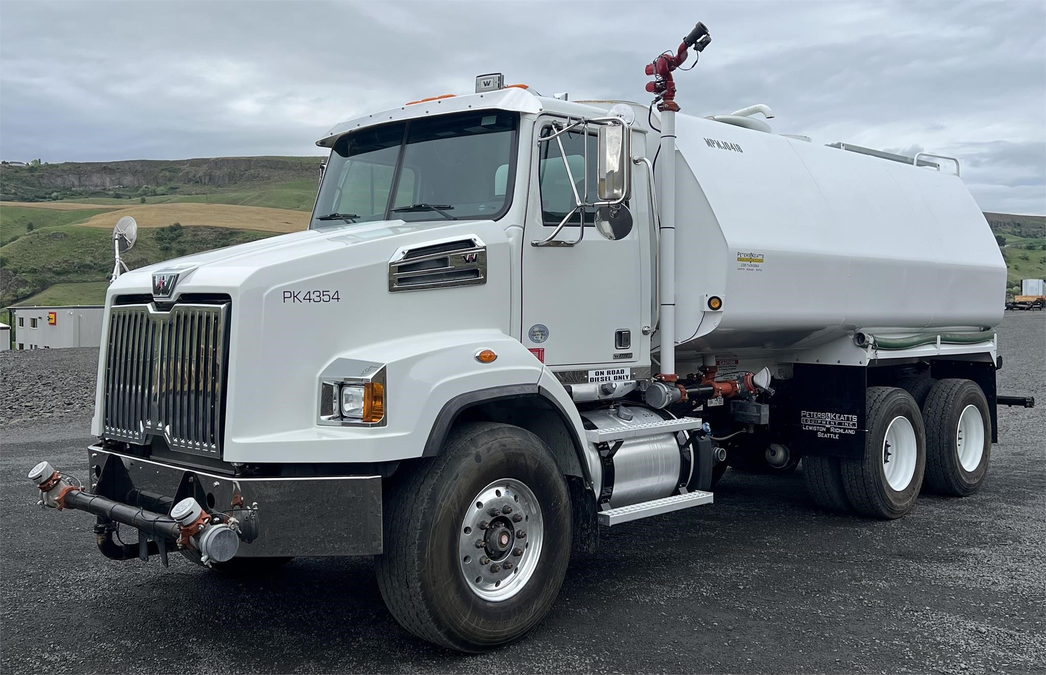 2021 WESTERN STAR 4700 - image 1 of 6