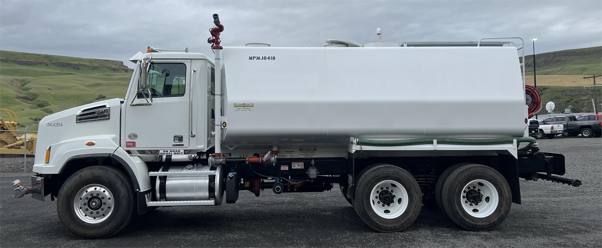 2021 WESTERN STAR 4700 - image 2 of 6