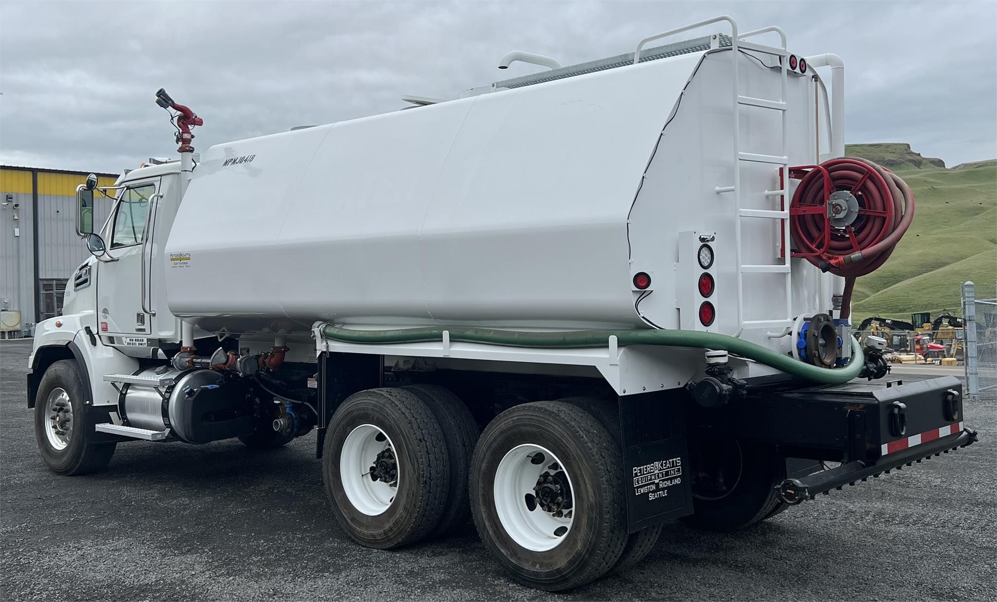 2021 WESTERN STAR 4700 - image 3 of 6