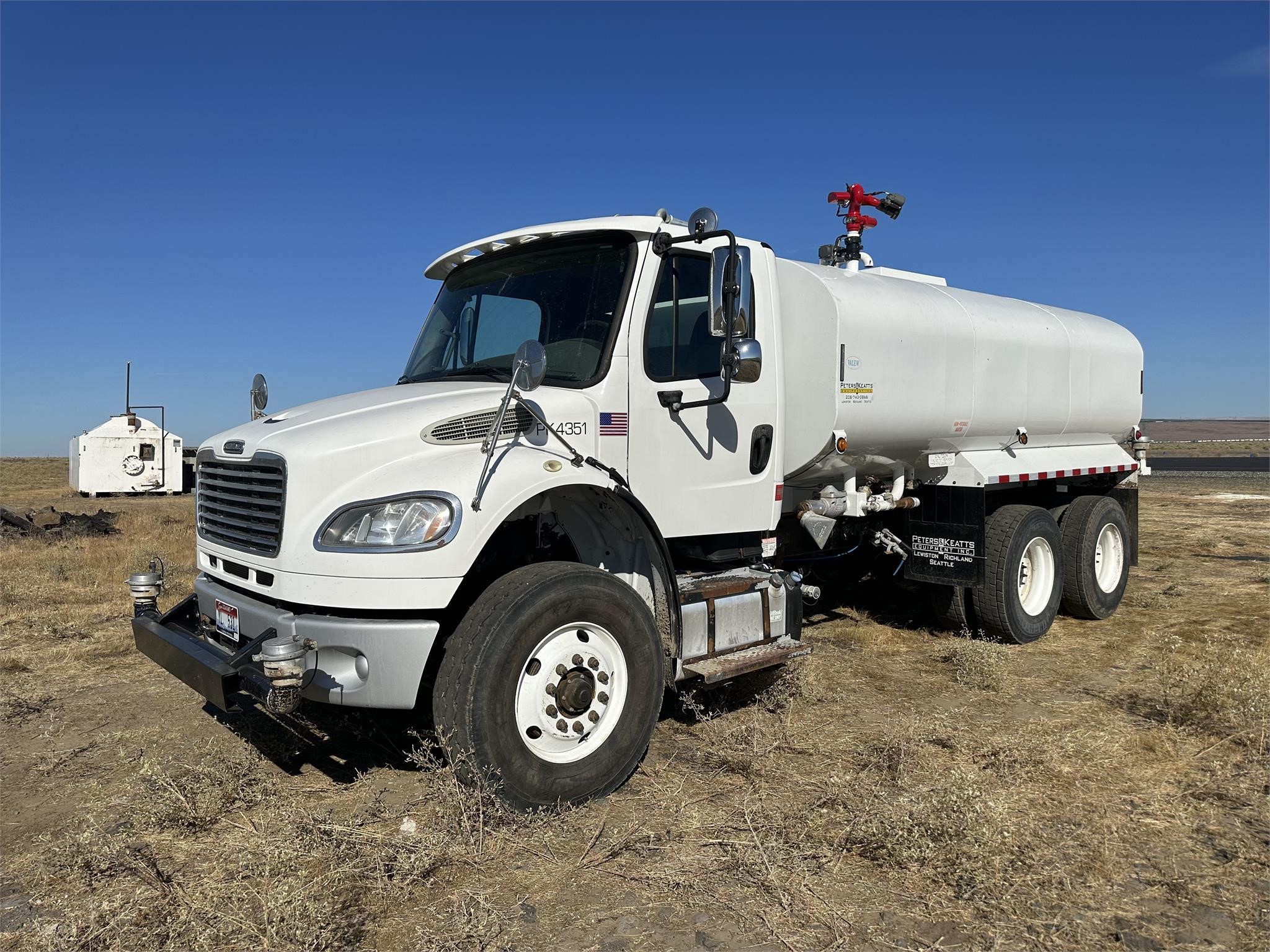 2016 FREIGHTLINER BUSINESS CLASS M2 106 - image 1 of 6