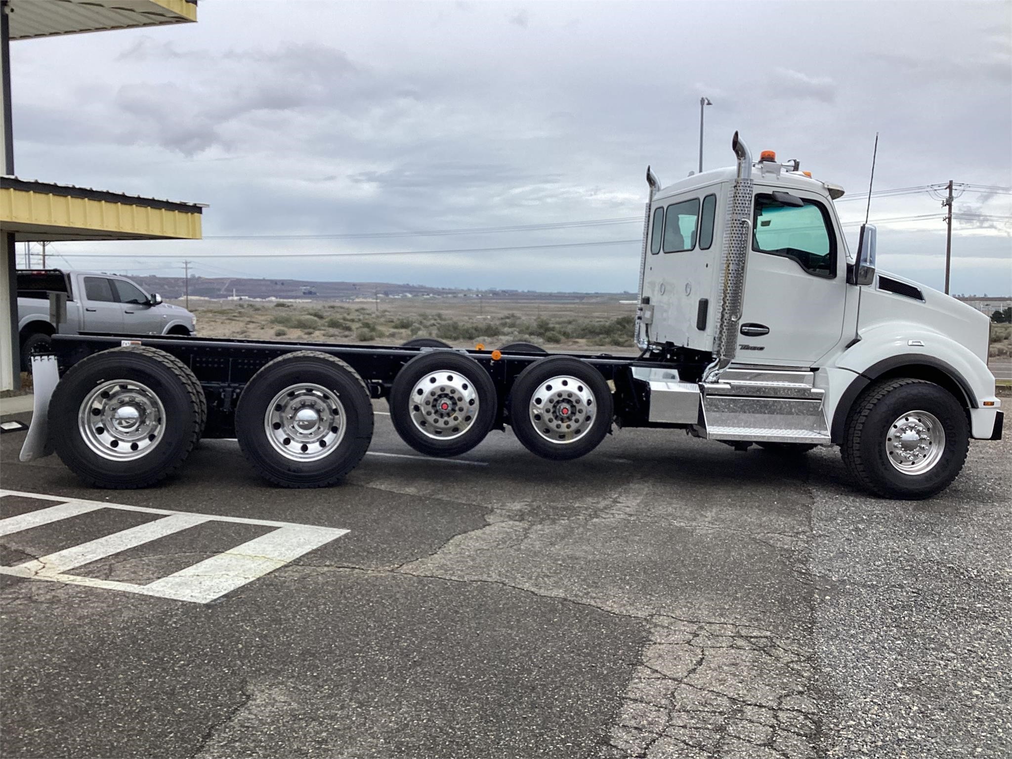 2024 KENWORTH T880 - image 4 of 6