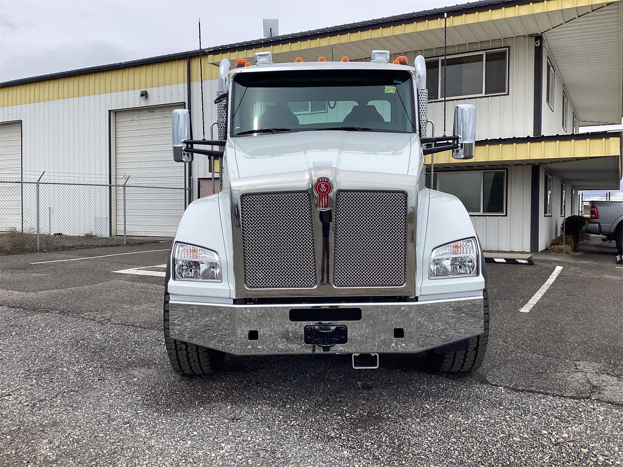 2024 KENWORTH T880 - image 2 of 6