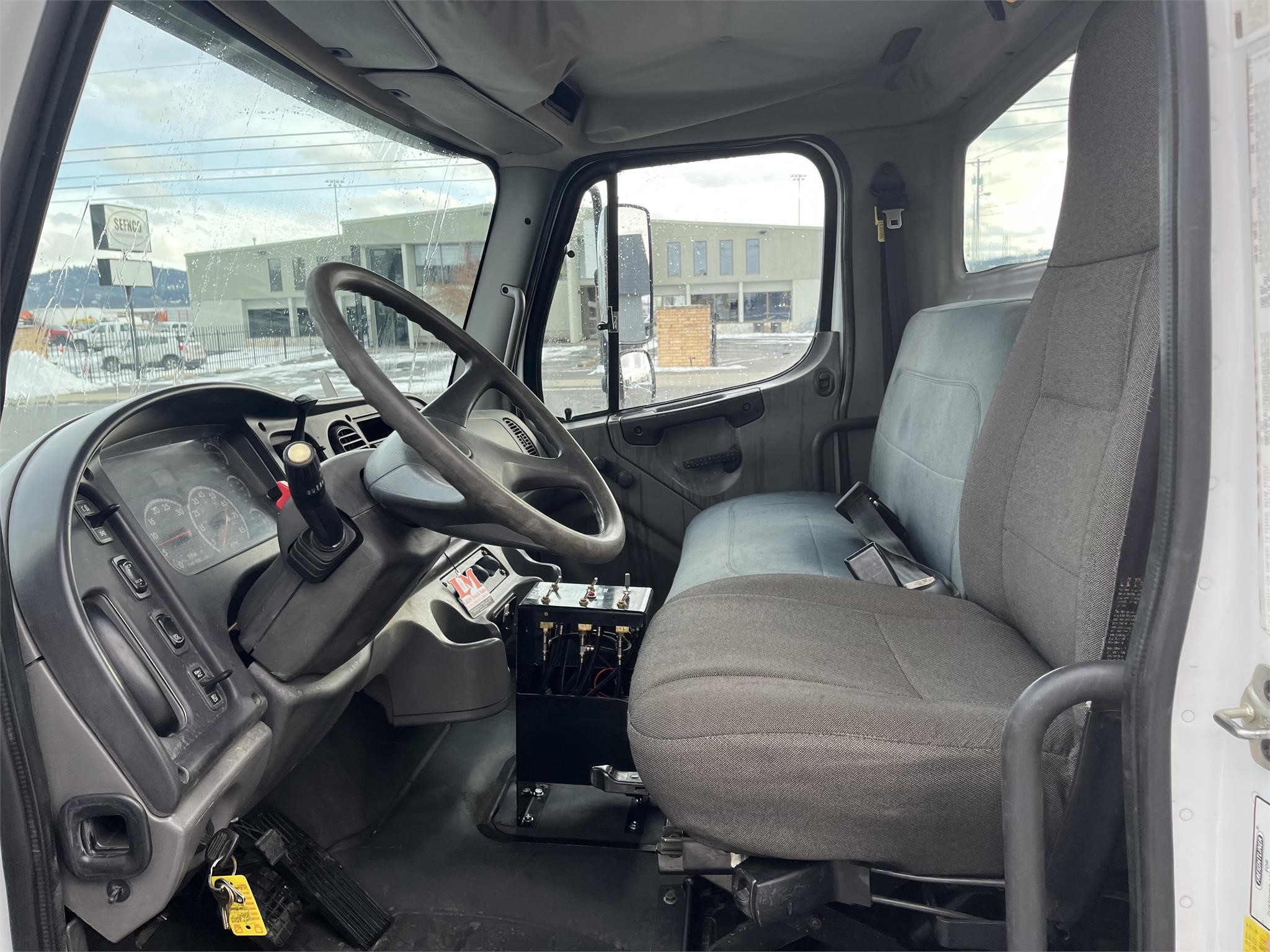 2004 FREIGHTLINER BUSINESS CLASS M2 106 8018423442 2004 FREIGHTLINER BUSINESS CLASS M2 106 8018423442