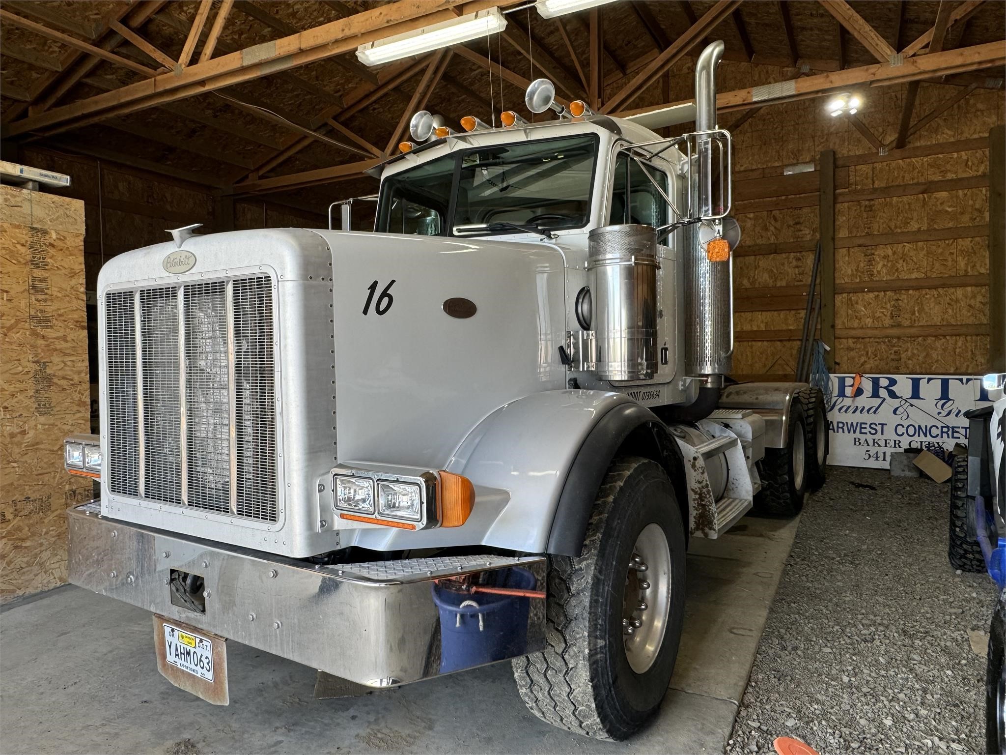 2000 PETERBILT 357 - image 1 of 6