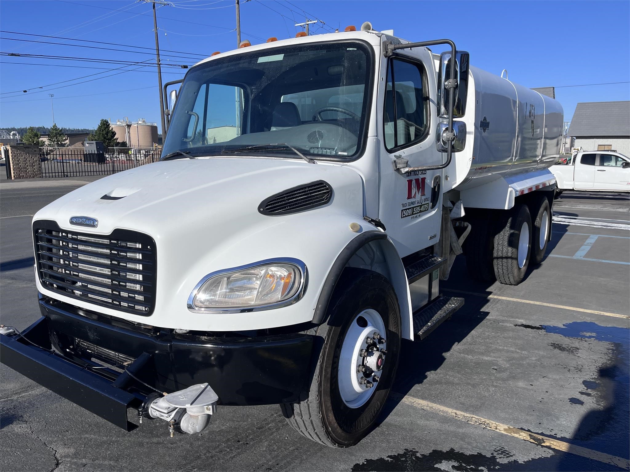 2005 FREIGHTLINER BUSINESS CLASS M2 106 9016523823 2005 FREIGHTLINER BUSINESS CLASS M2 106 9016523823