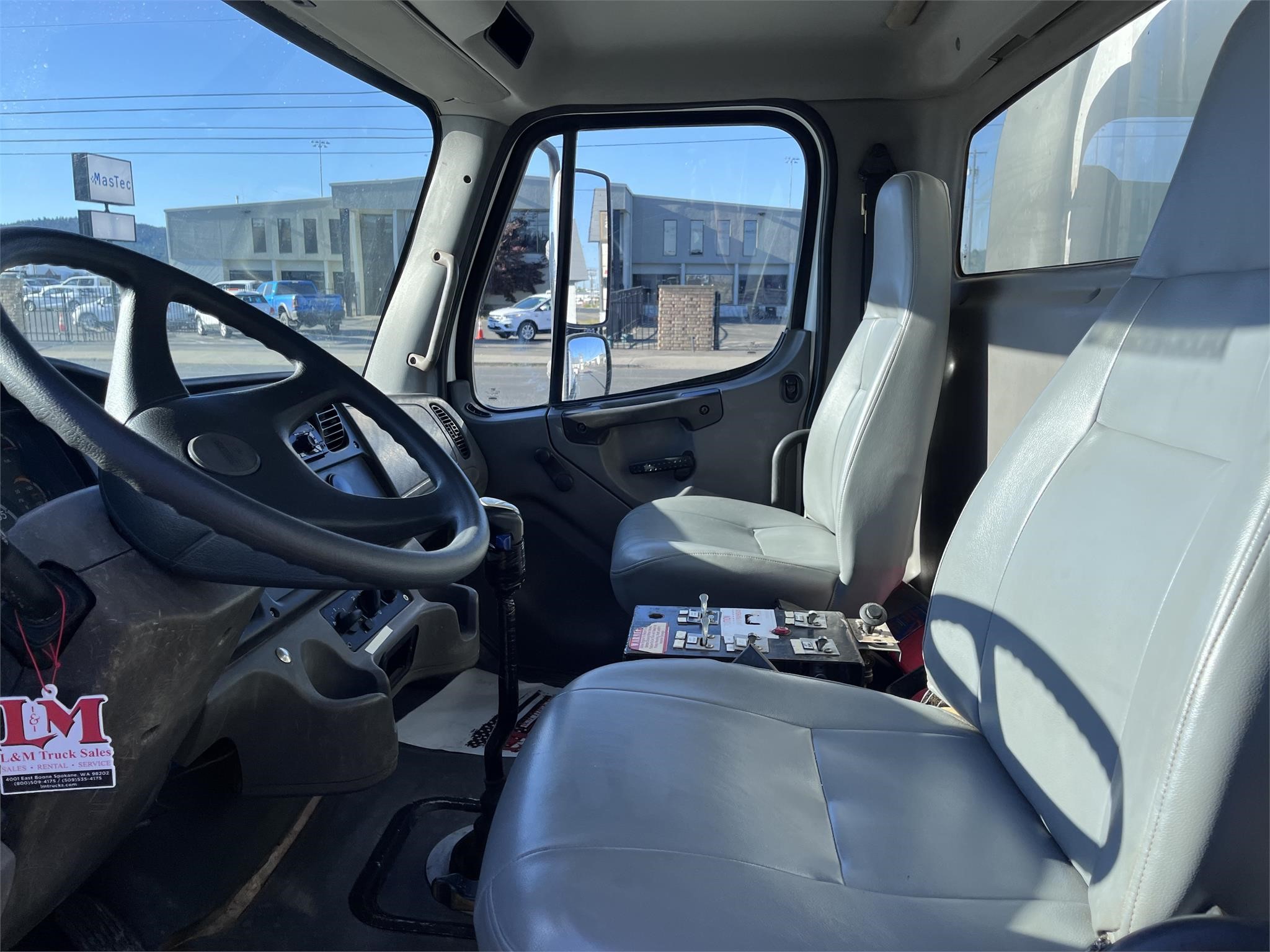 2005 FREIGHTLINER BUSINESS CLASS M2 106 9016523886 2005 FREIGHTLINER BUSINESS CLASS M2 106 9016523886