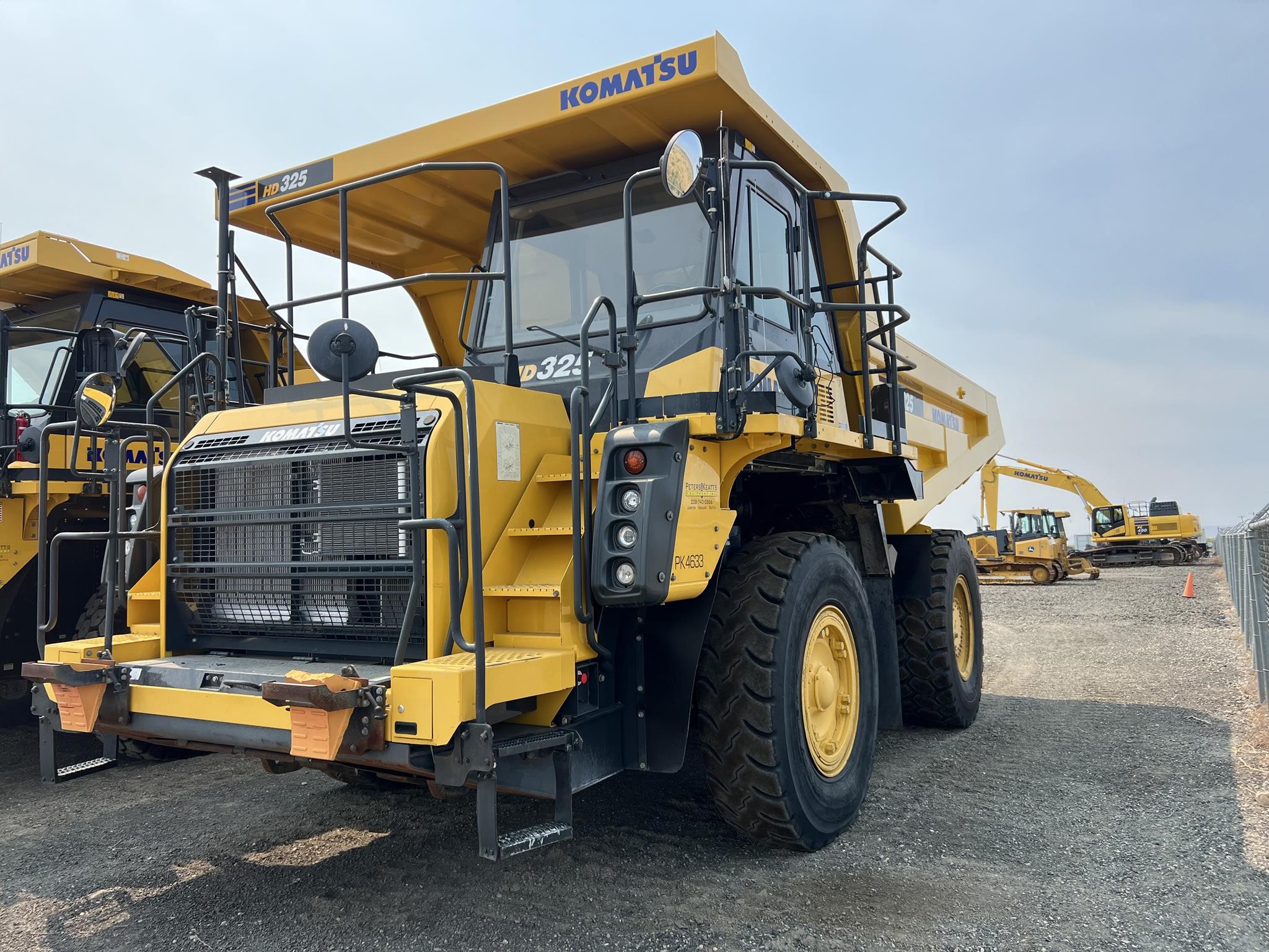 2020 KOMATSU HD325-8 - image 3 of 6