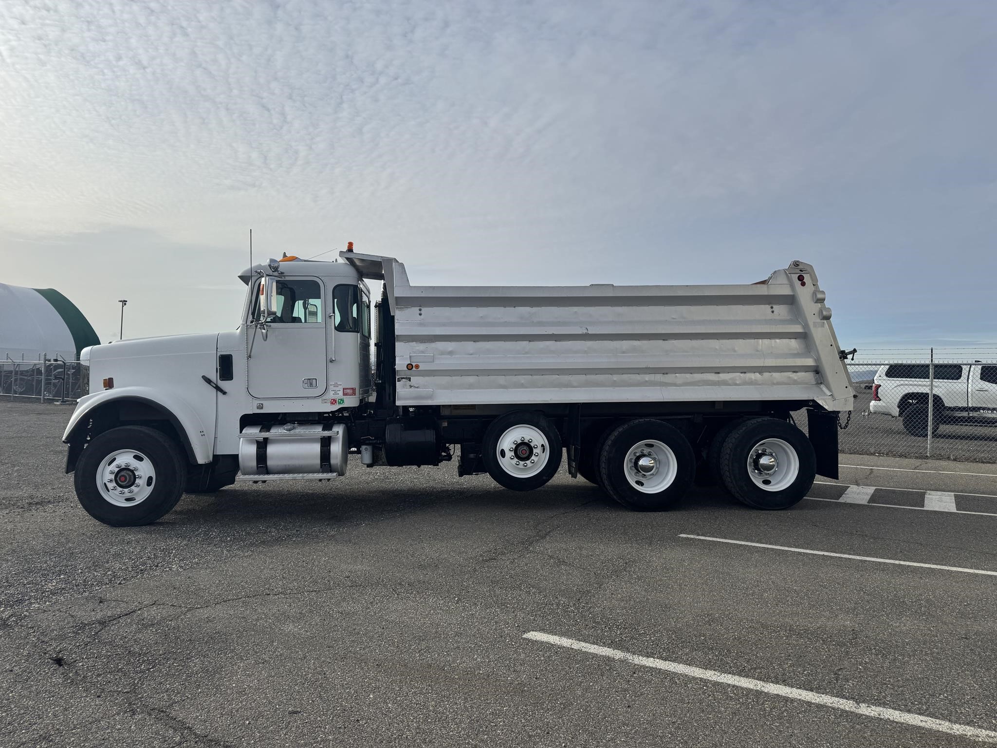 2005 FREIGHTLINER FLD120 9037656322 2005 FREIGHTLINER FLD120 9037656322