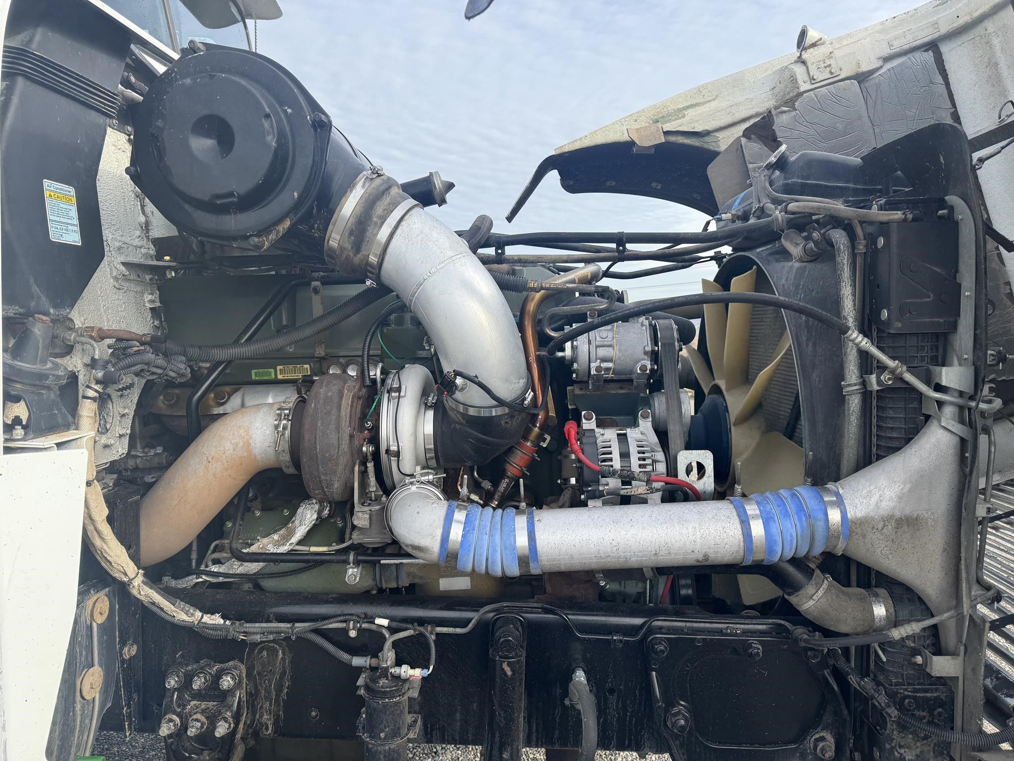 2005 FREIGHTLINER FLD120 9037656395 2005 FREIGHTLINER FLD120 9037656395