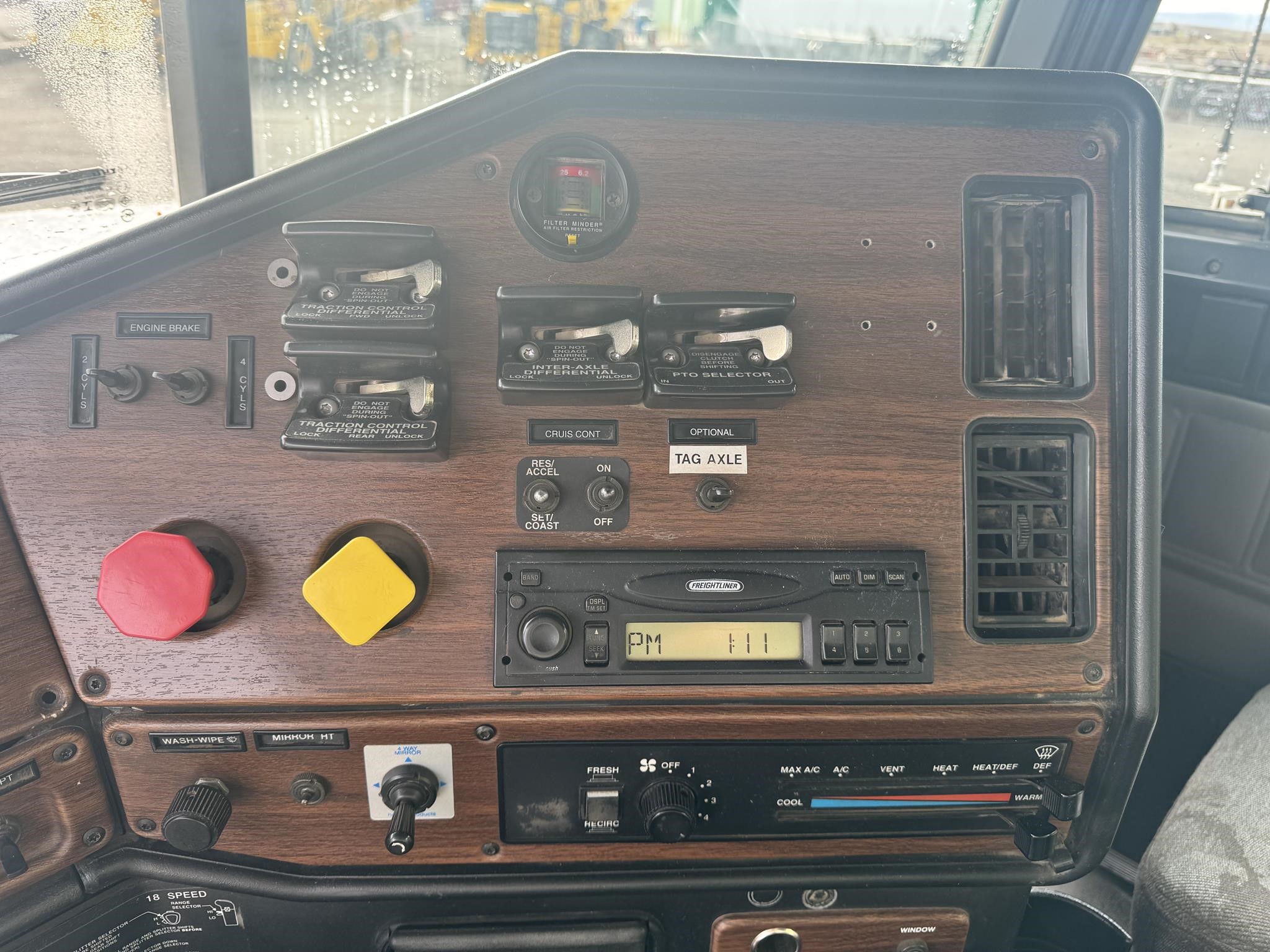 2005 FREIGHTLINER FLD120 9037656433 2005 FREIGHTLINER FLD120 9037656433