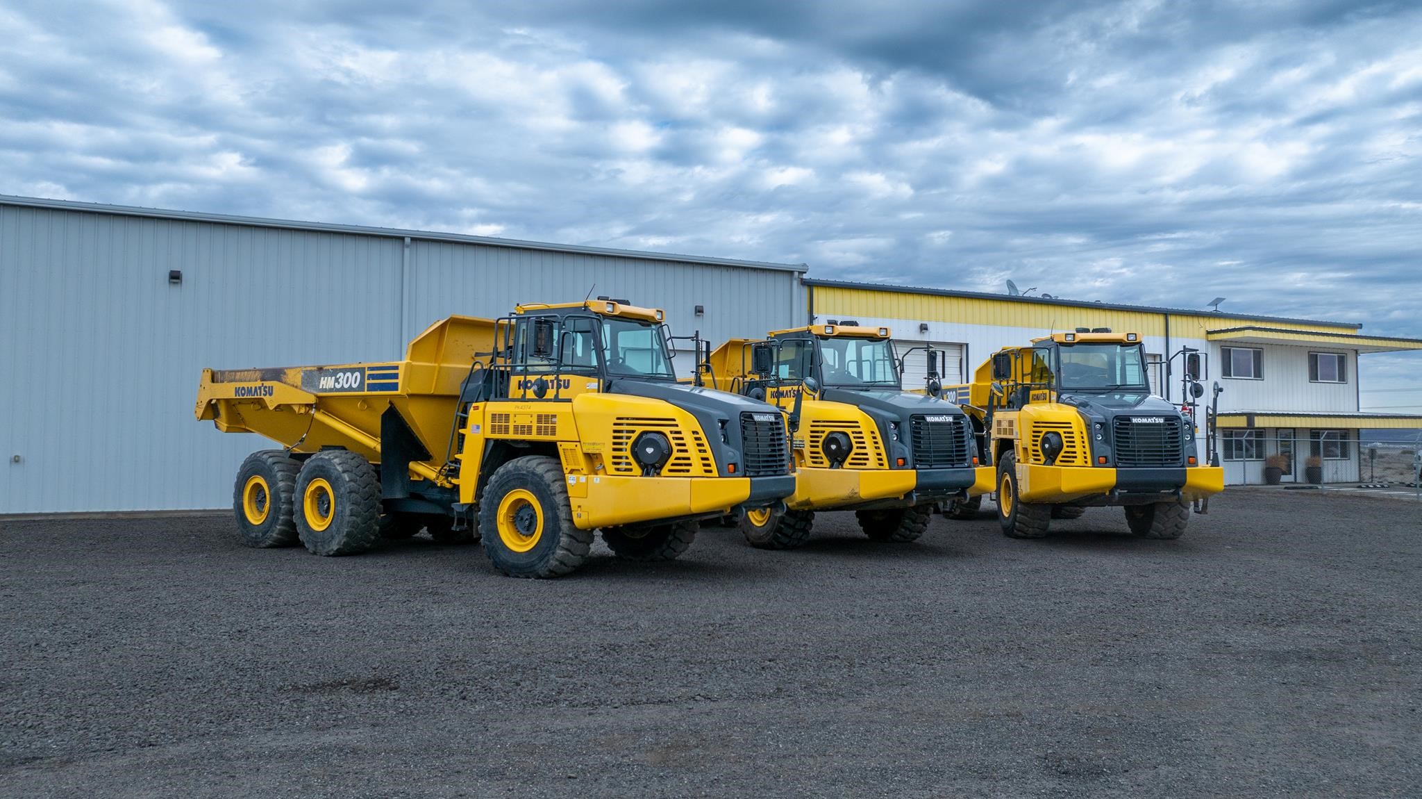 2019 KOMATSU HM300-5 - image 3 of 4