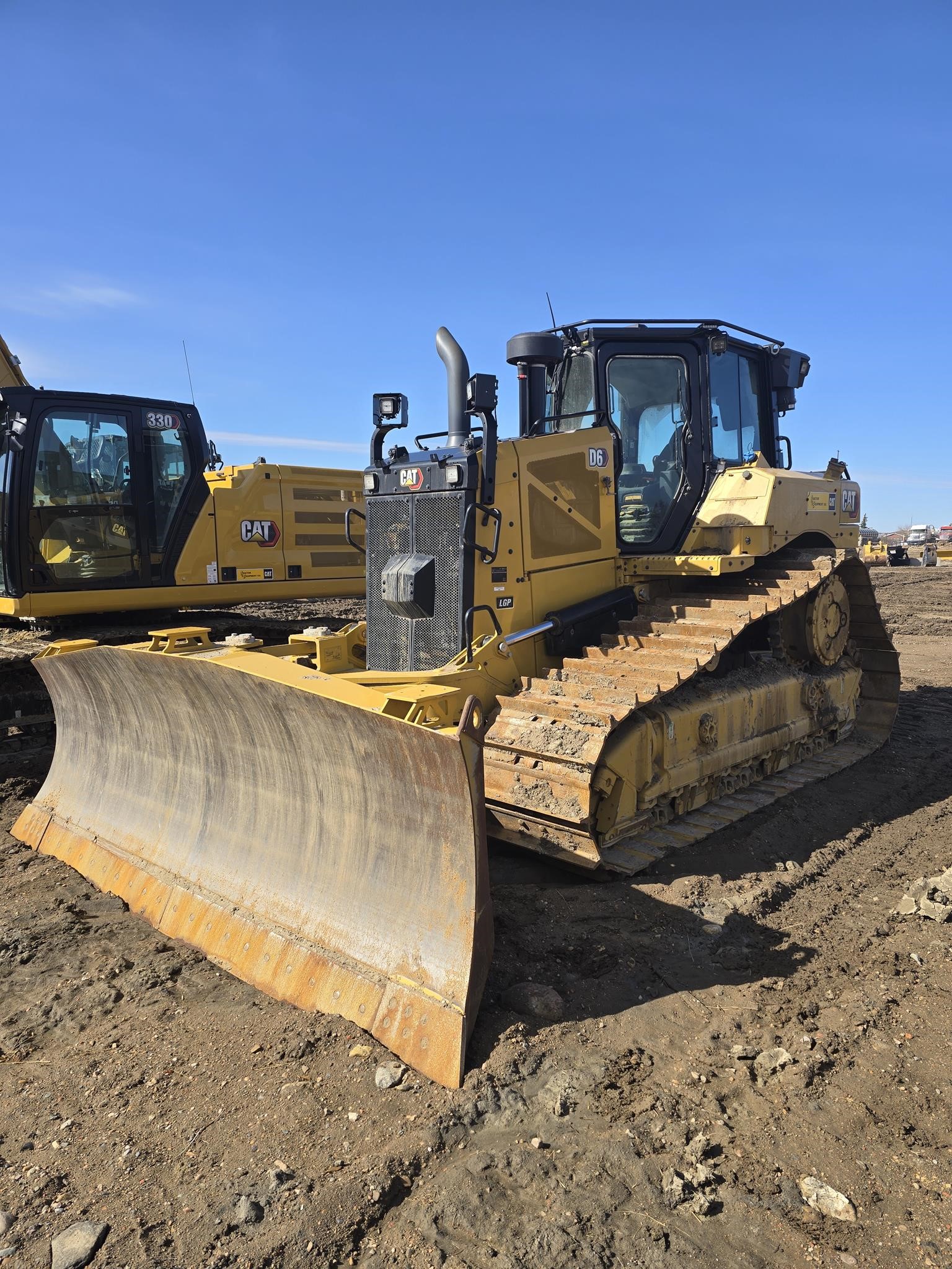 2023 CATERPILLAR D6 LGP - image 1 of 5