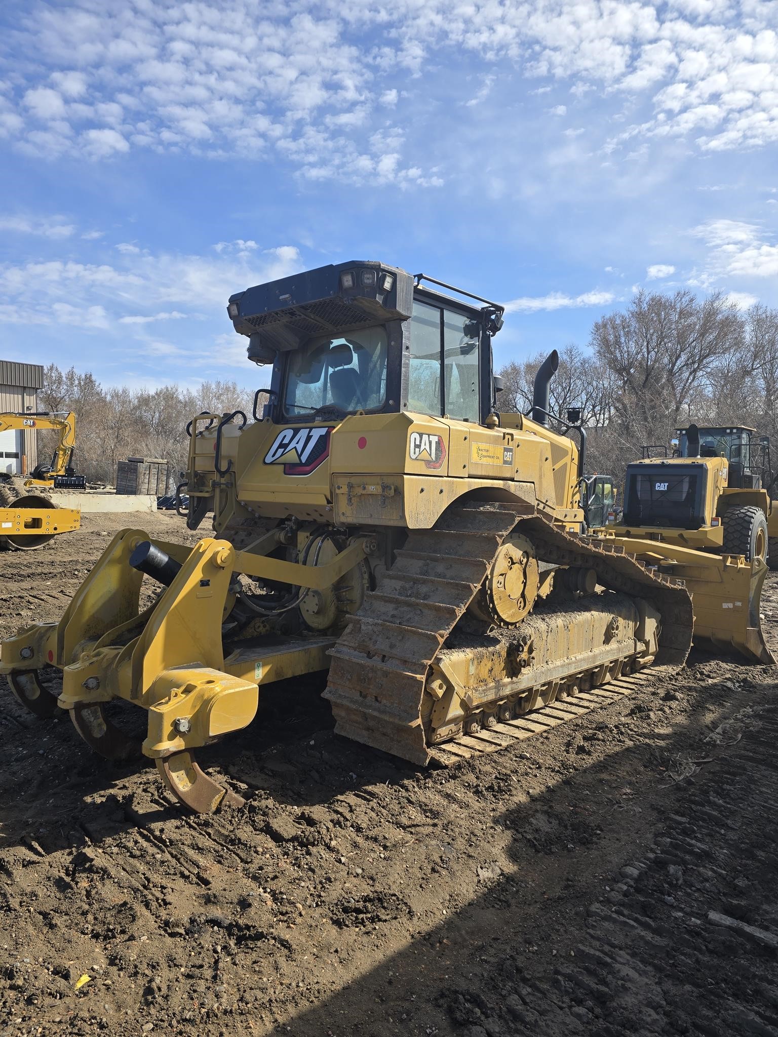 2023 CATERPILLAR D6 LGP - image 4 of 5