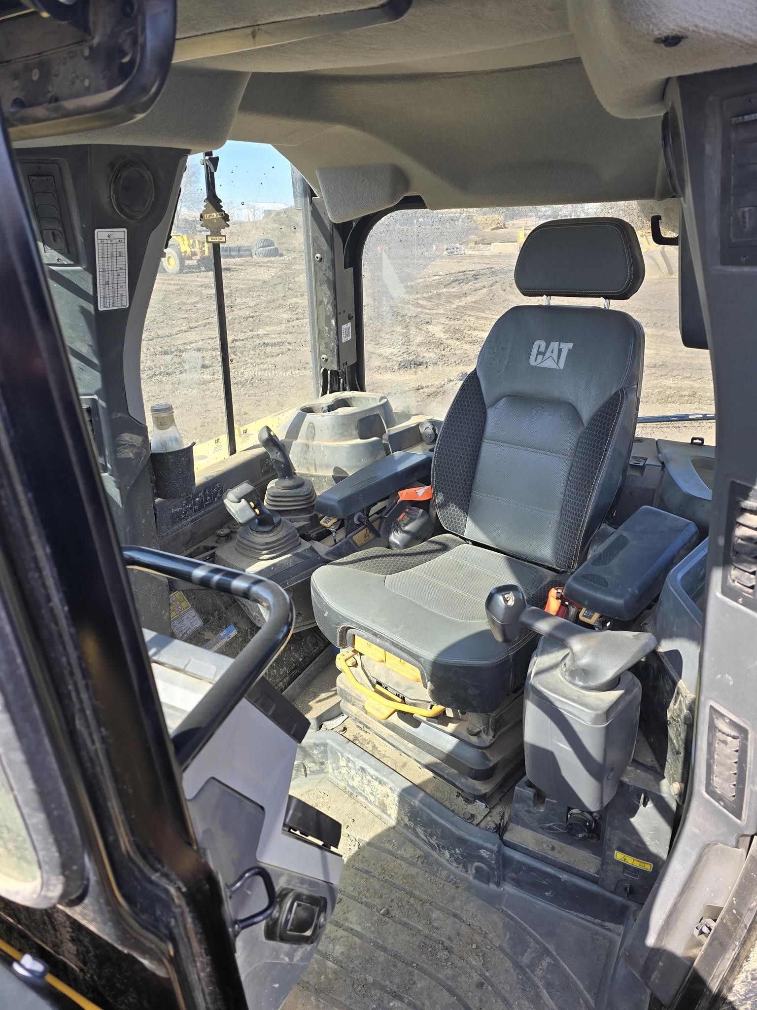 2023 CATERPILLAR D6 LGP - image 5 of 5