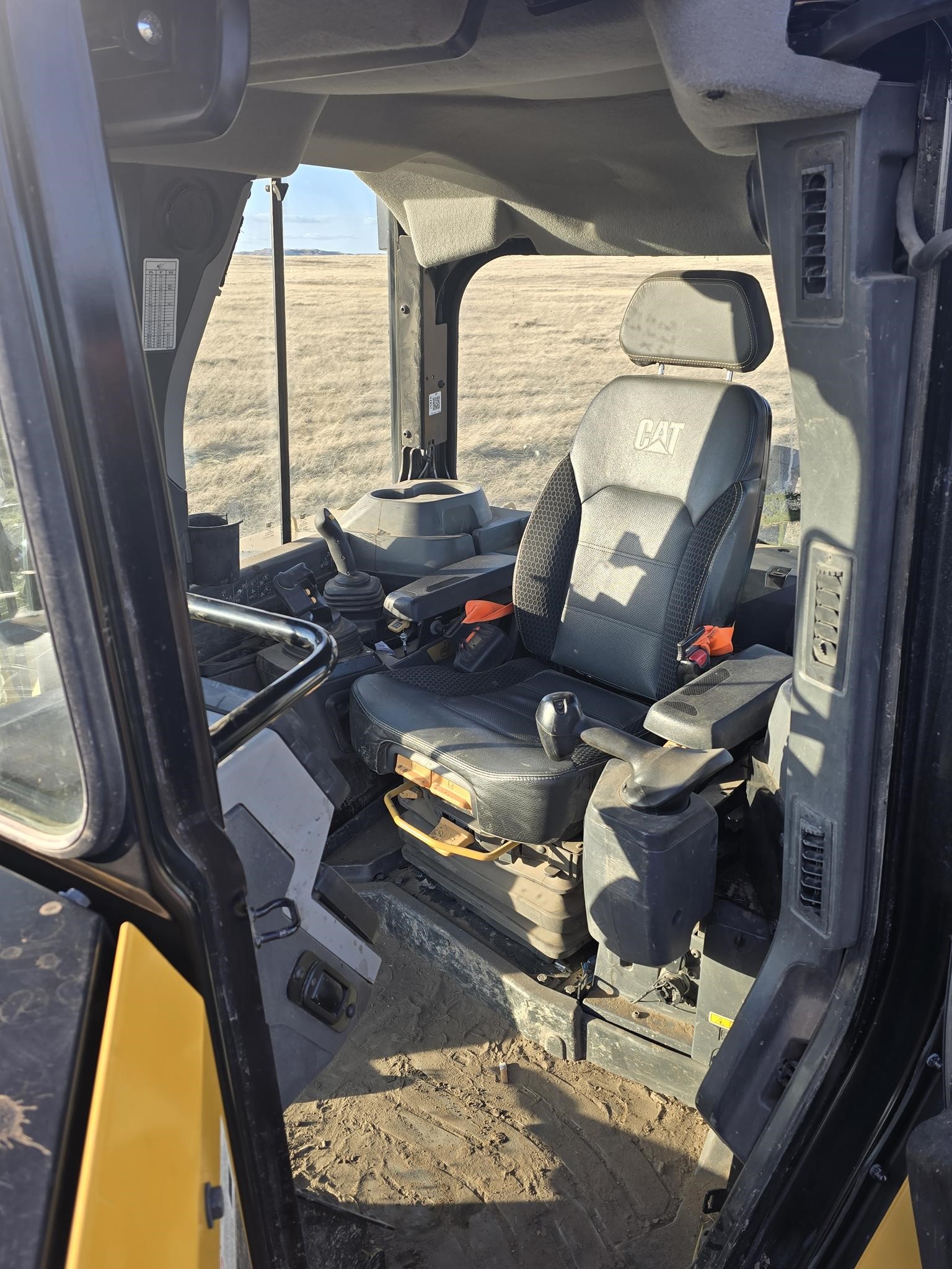 2023 CATERPILLAR D6 LGP - image 5 of 5