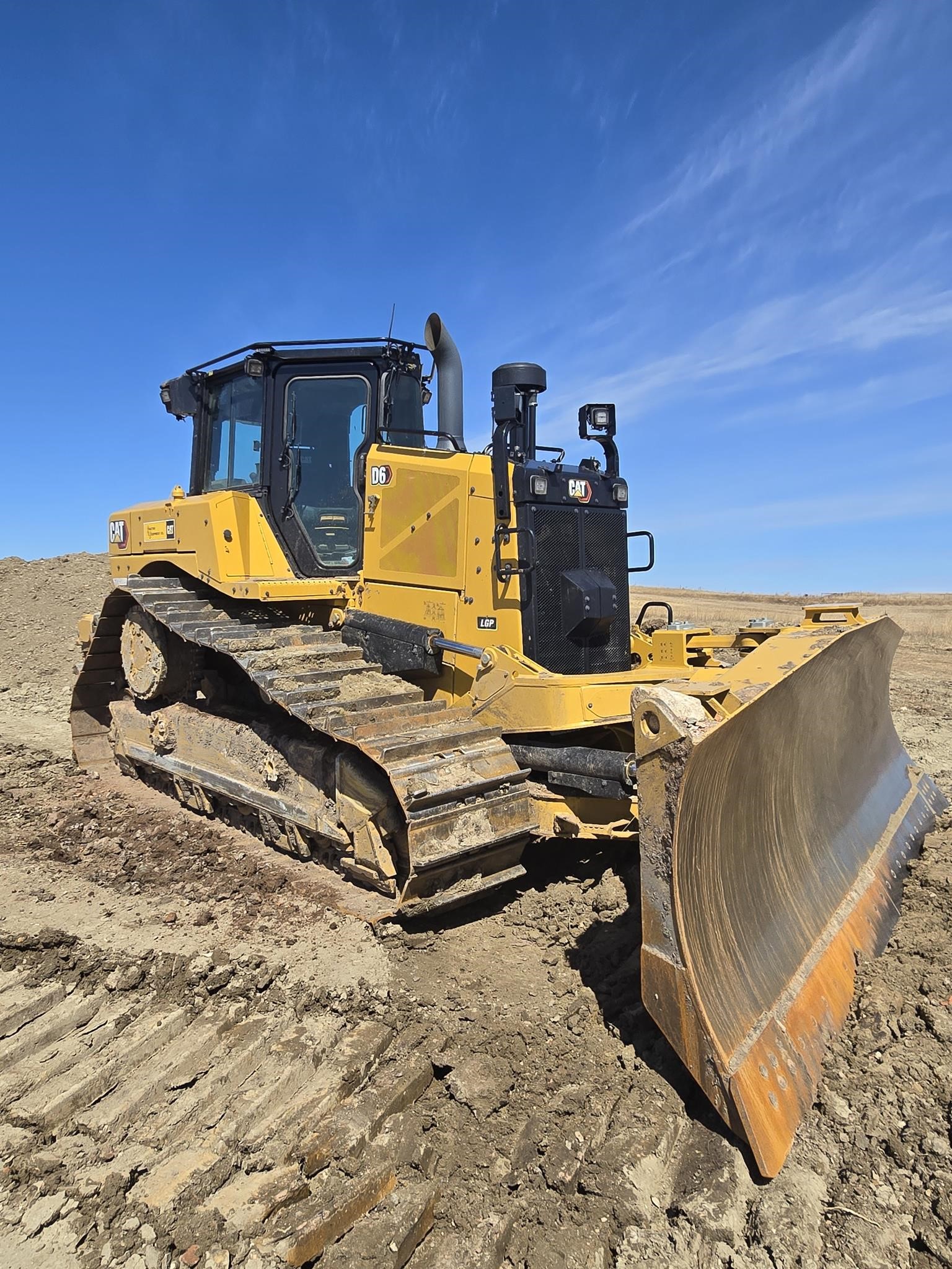 2023 CATERPILLAR D6 LGP - image 2 of 5