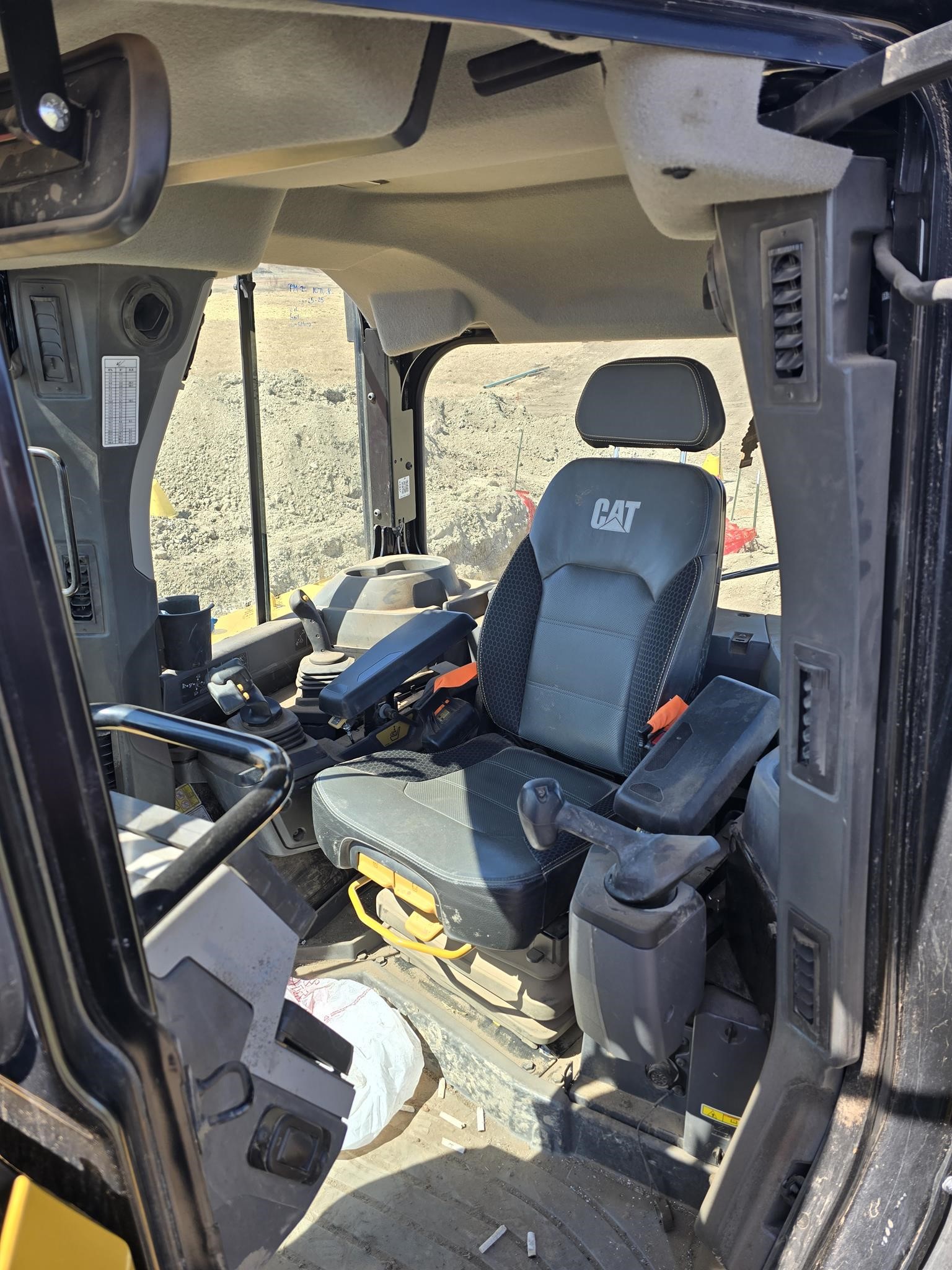 2023 CATERPILLAR D6 LGP - image 5 of 5