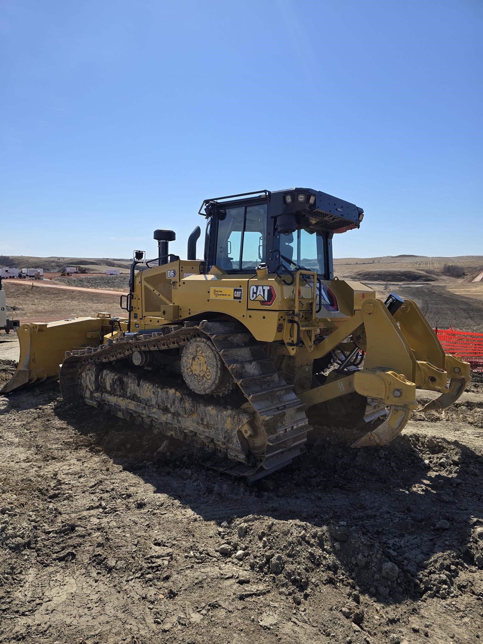 2023 CATERPILLAR D6 LGP - image 3 of 5