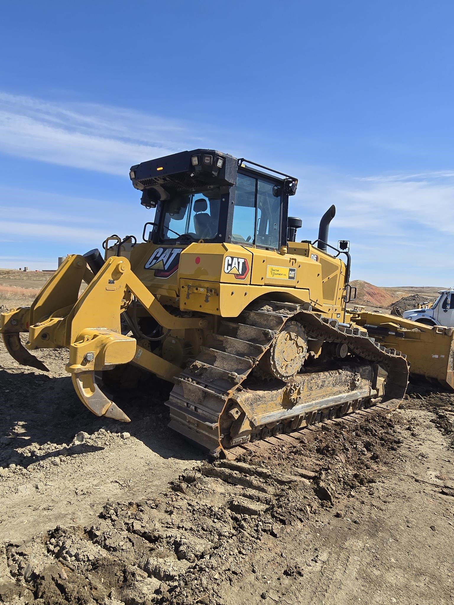 2023 CATERPILLAR D6 LGP - image 4 of 5