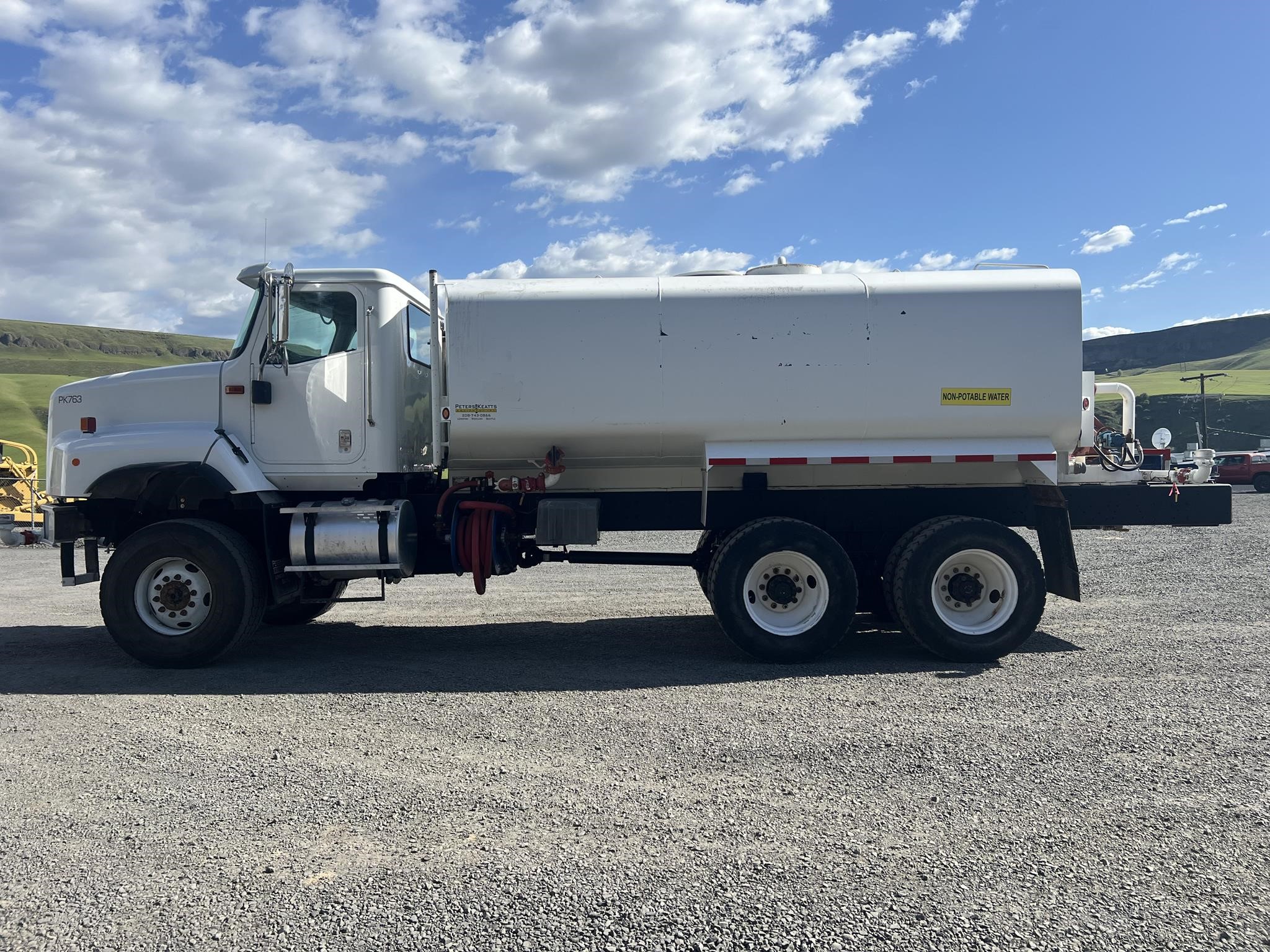 2002 INTERNATIONAL PAYSTAR 5600 - image 1 of 6