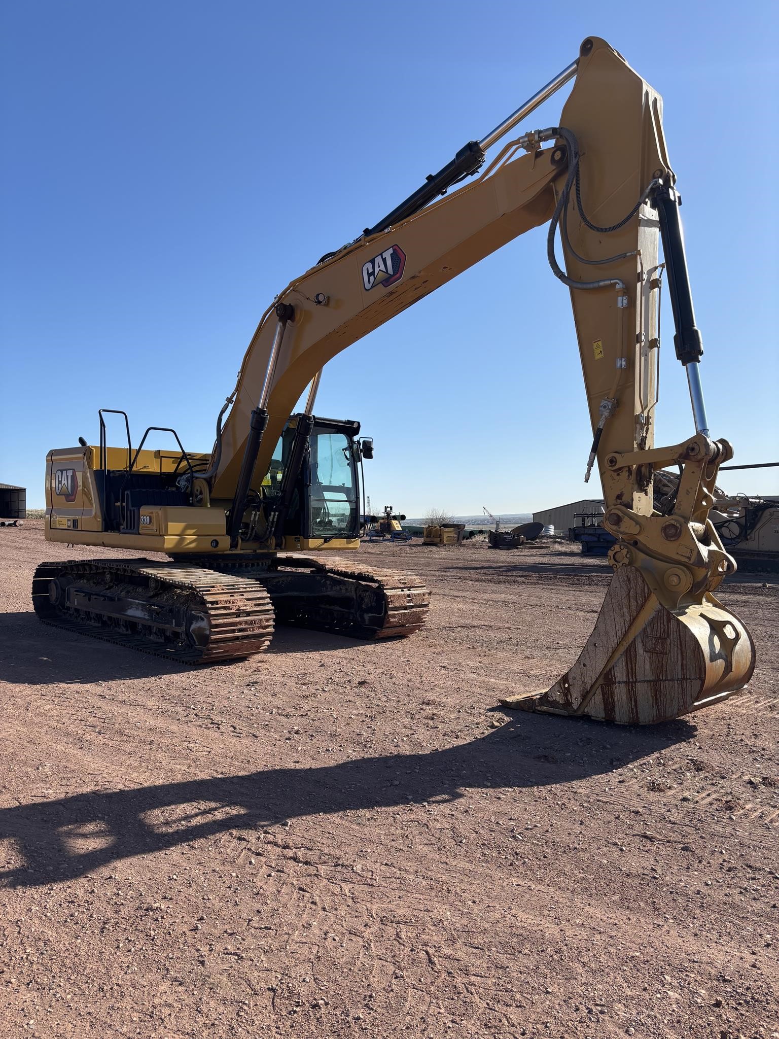 2023 CATERPILLAR 330 - image 2 of 5