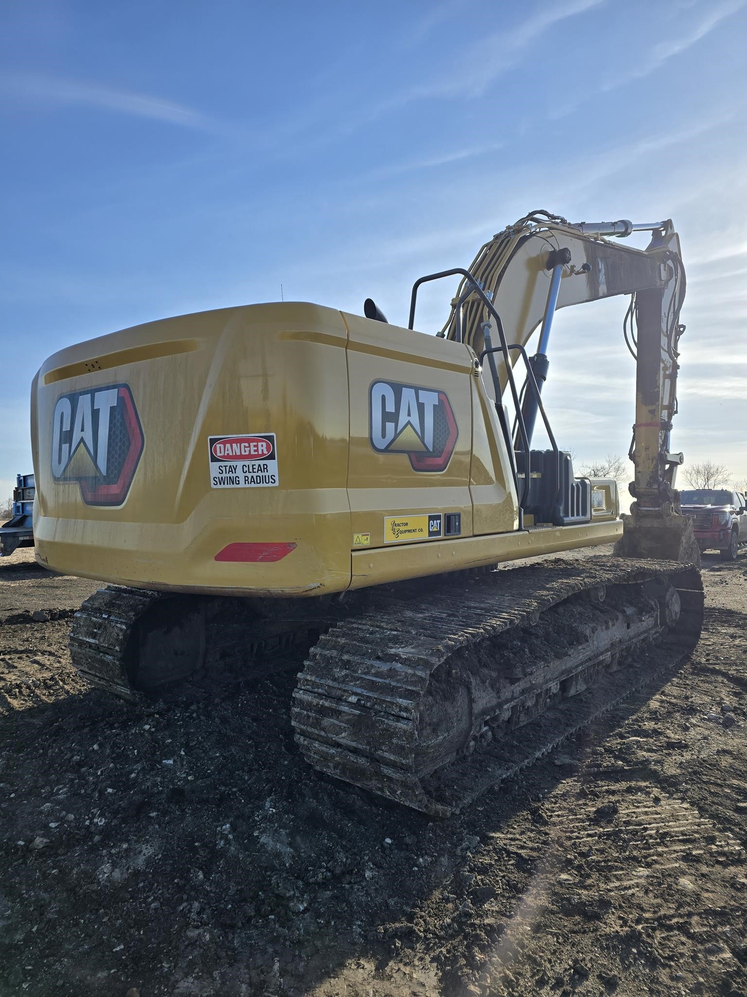 2023 CATERPILLAR 330 - image 4 of 5
