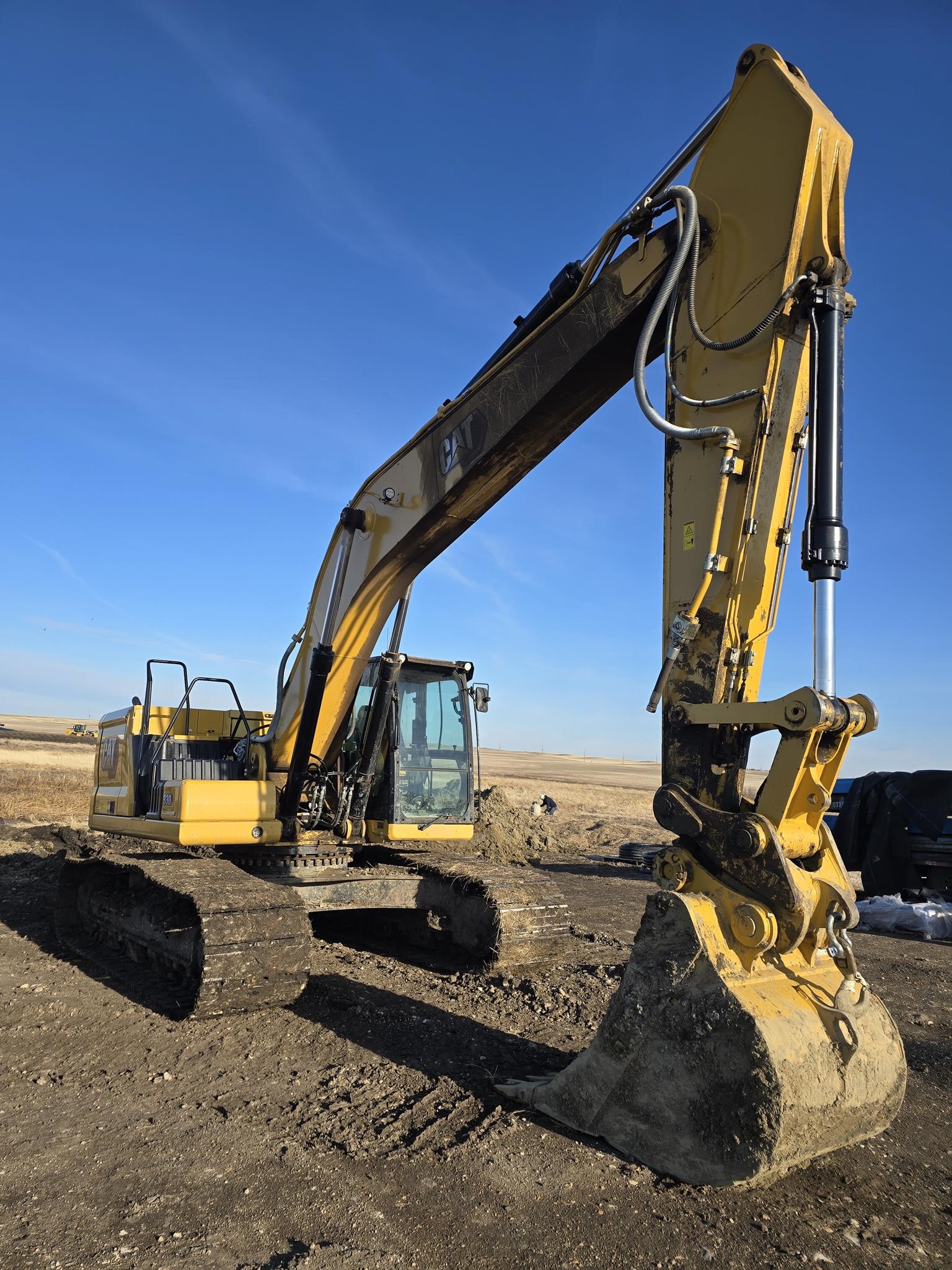 2023 CATERPILLAR 330 - image 1 of 5