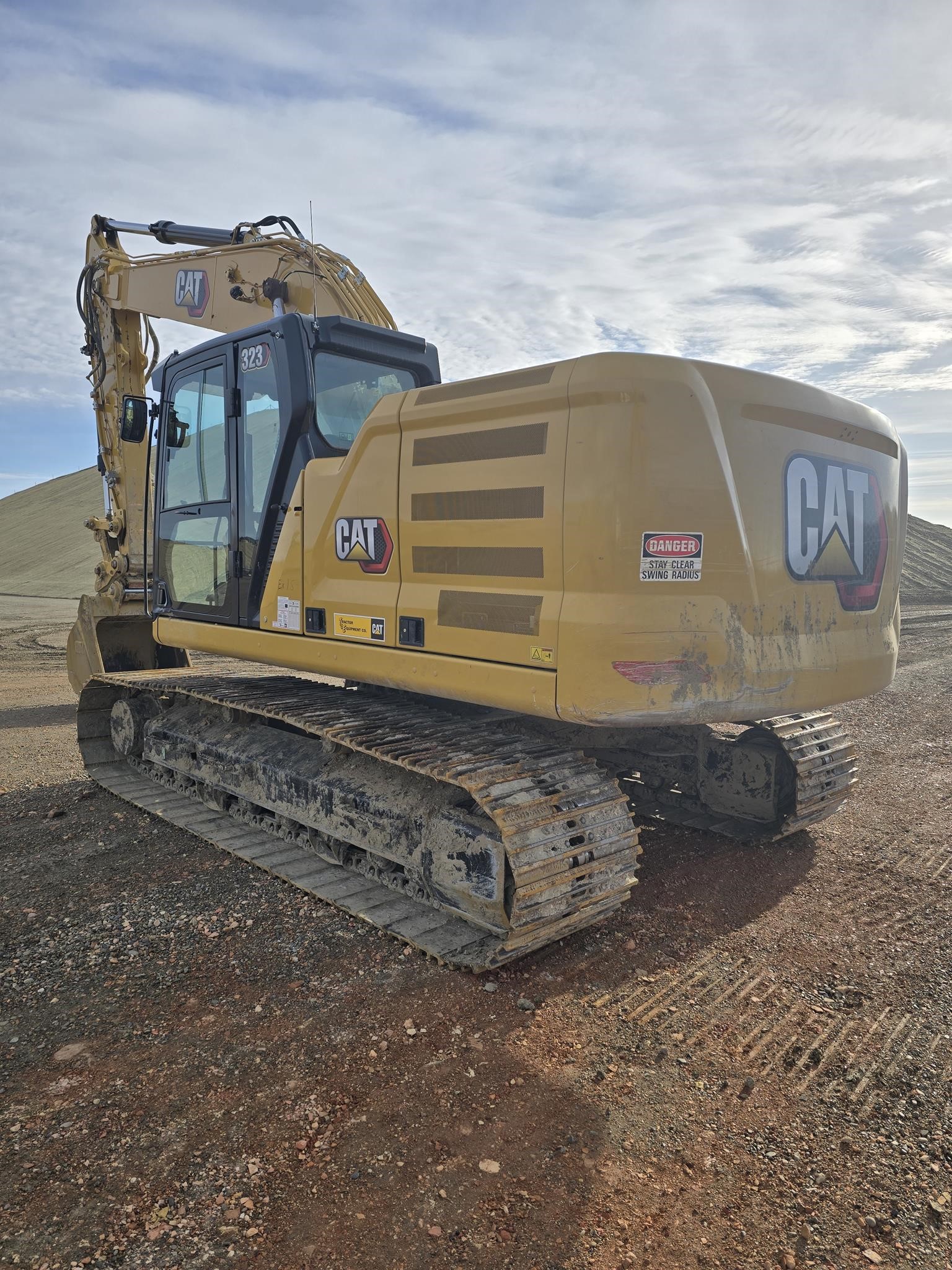 2023 CATERPILLAR 323 - image 3 of 5