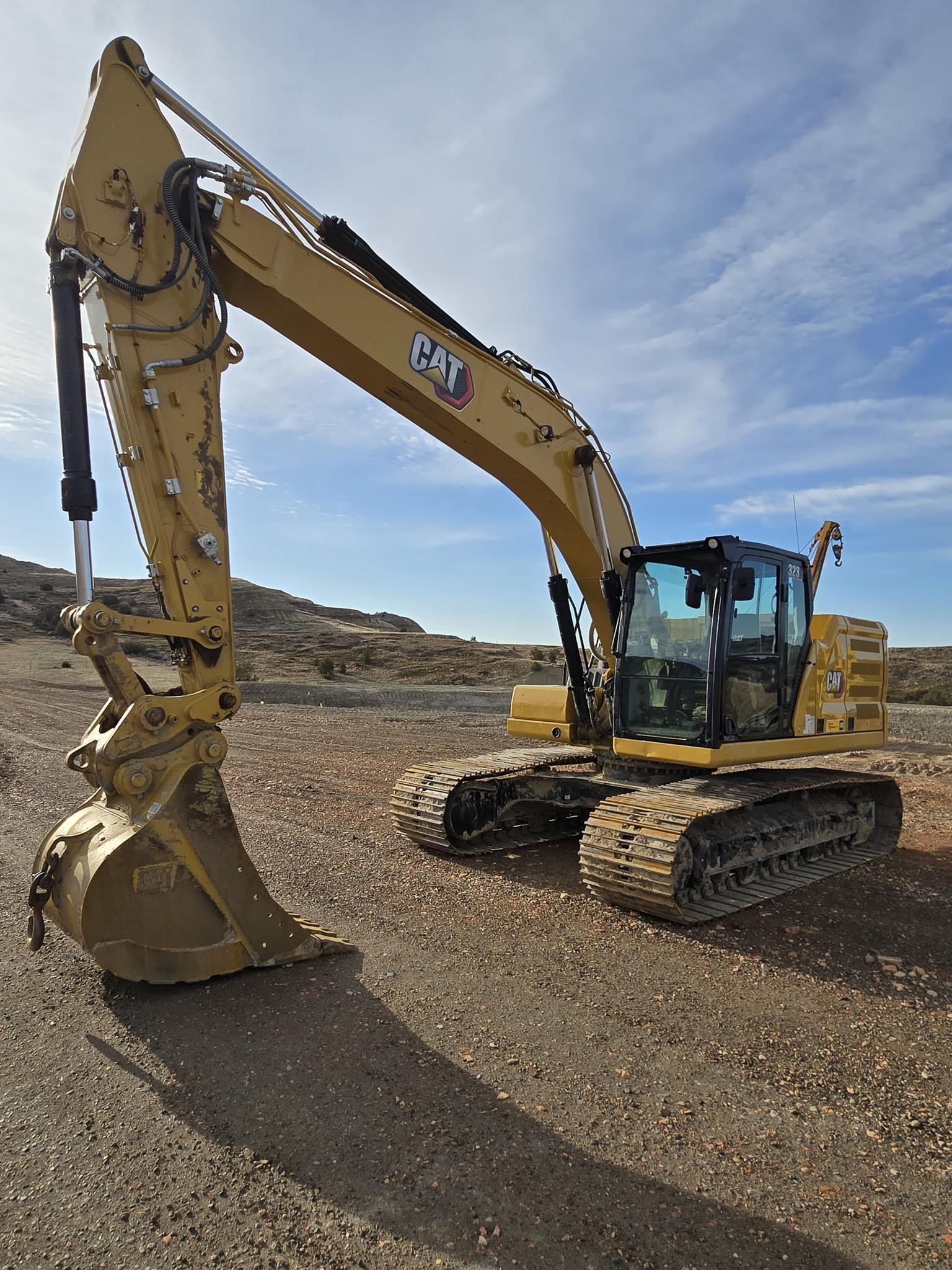 2023 CATERPILLAR 323 - image 1 of 5
