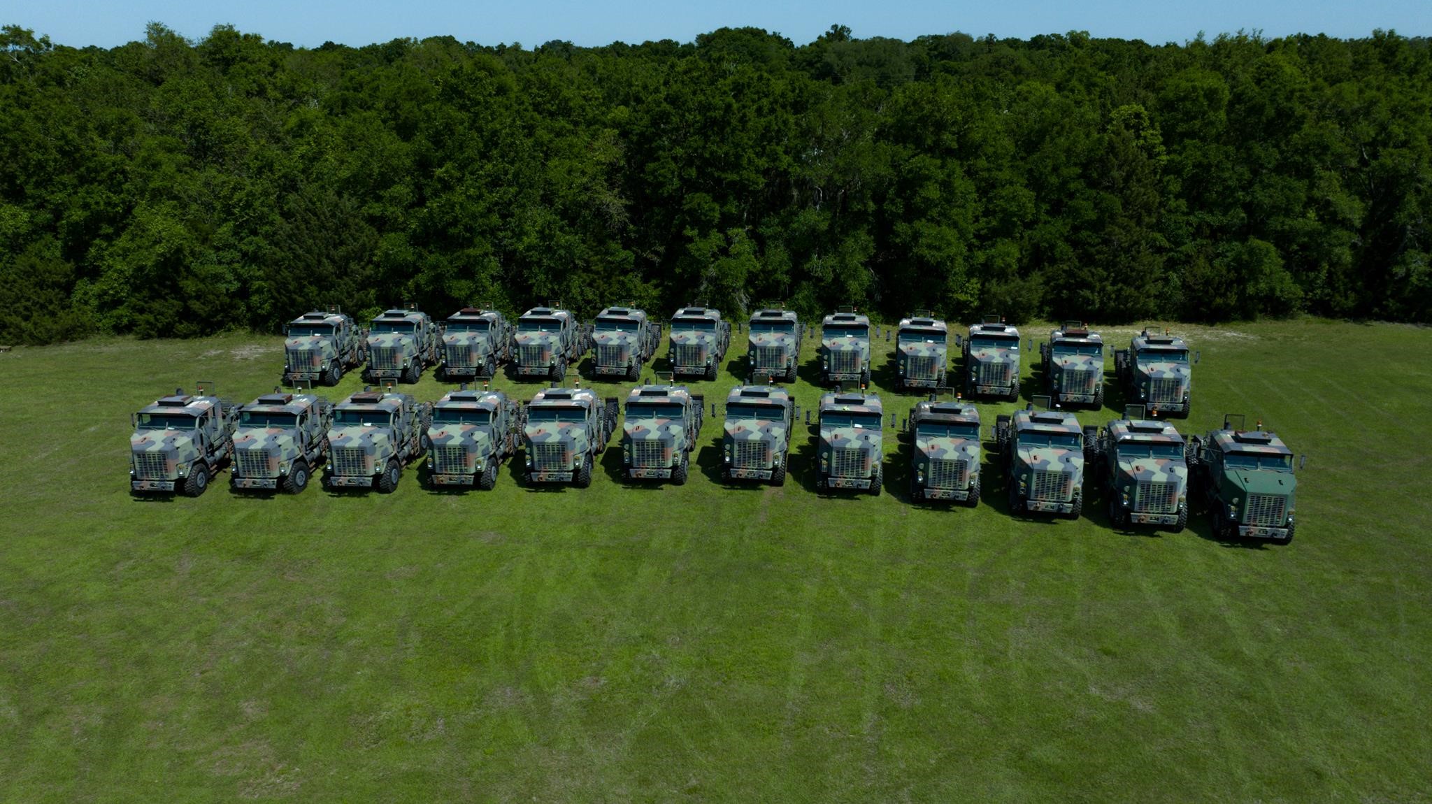 2009 OSHKOSH M1070 - image 6 of 6