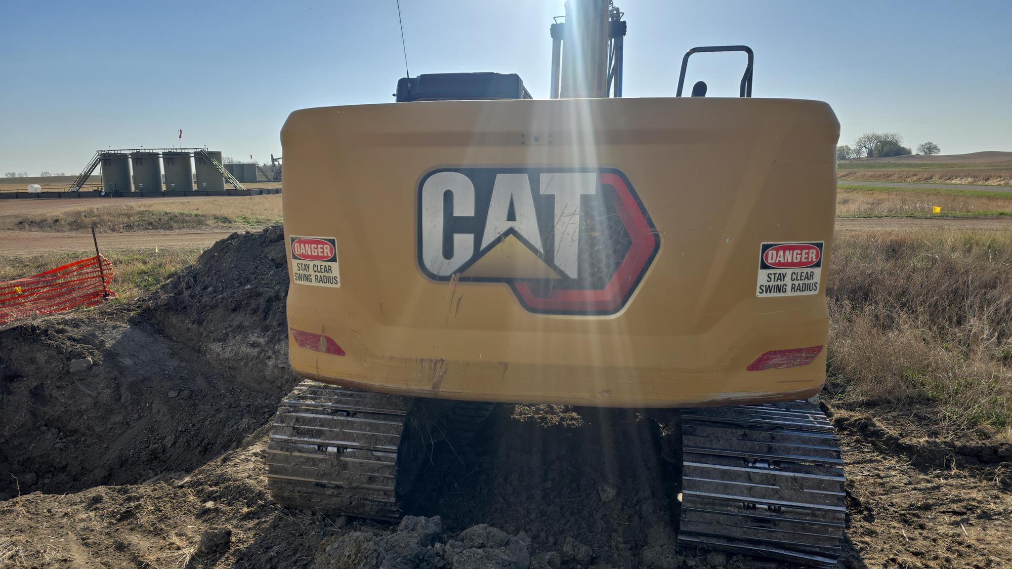 2022 CATERPILLAR 320 - image 3 of 6