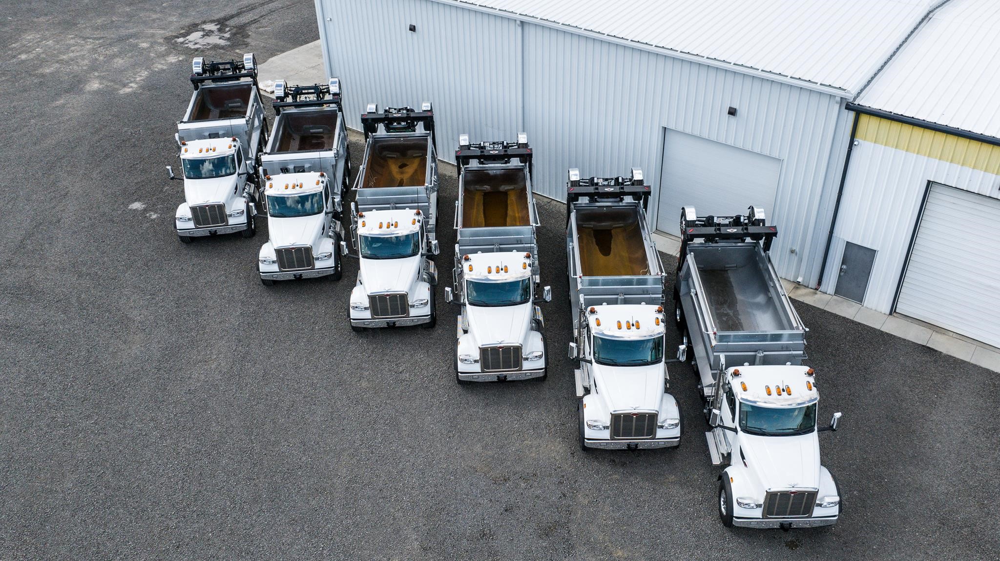 2025 PETERBILT 567 - image 4 of 6