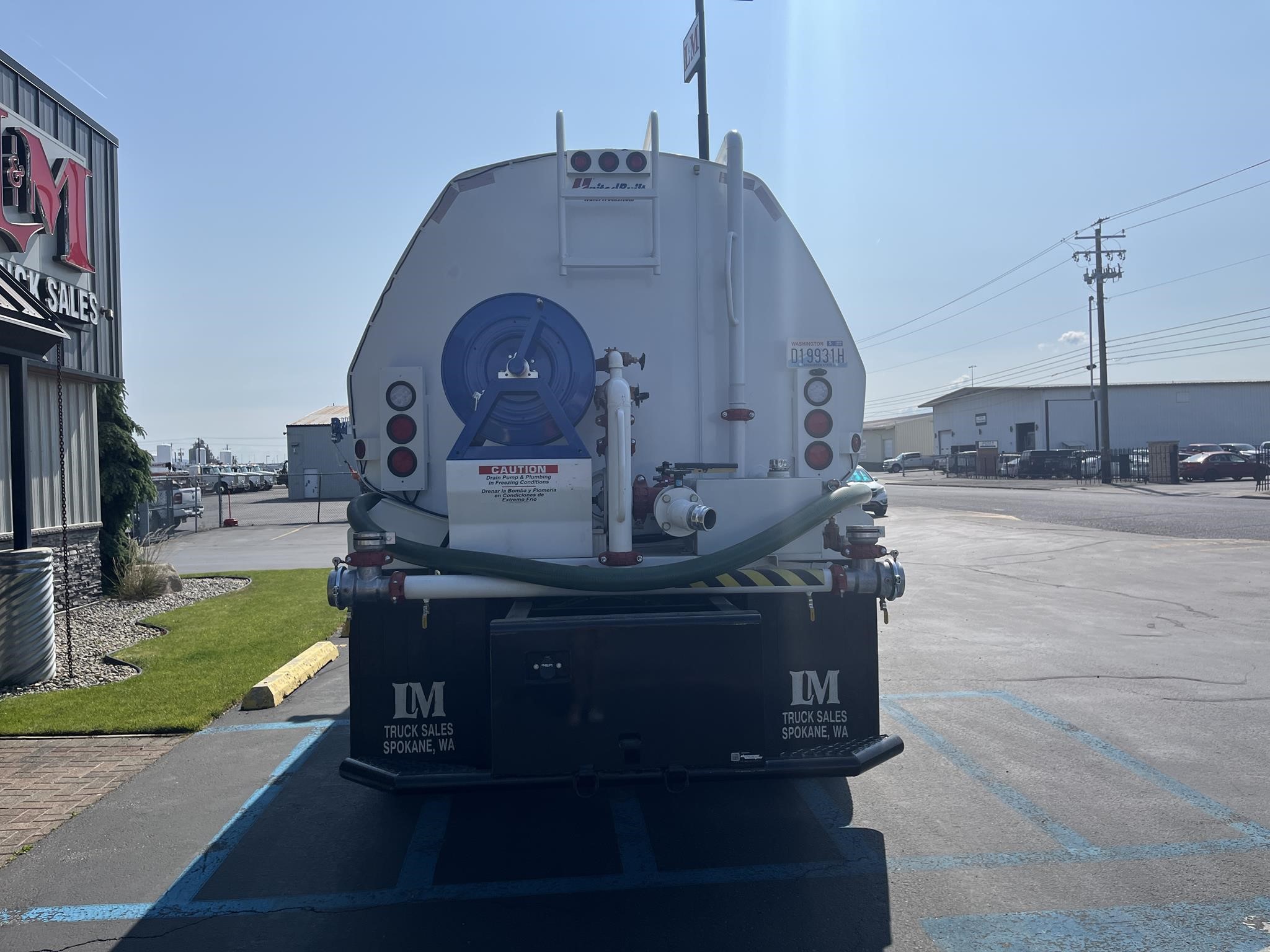2025 PETERBILT 548 - image 4 of 6