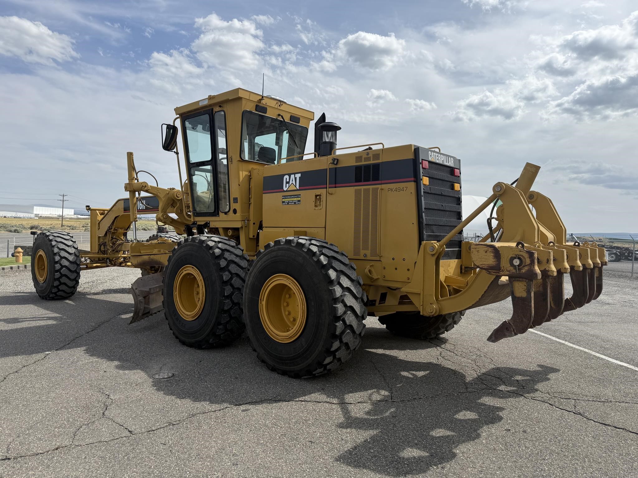 2002 CATERPILLAR 16H - image 2 of 6
