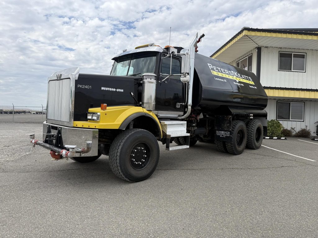 1999 WESTERN STAR 4964SX - Peters & Keatts Equipment Inc.