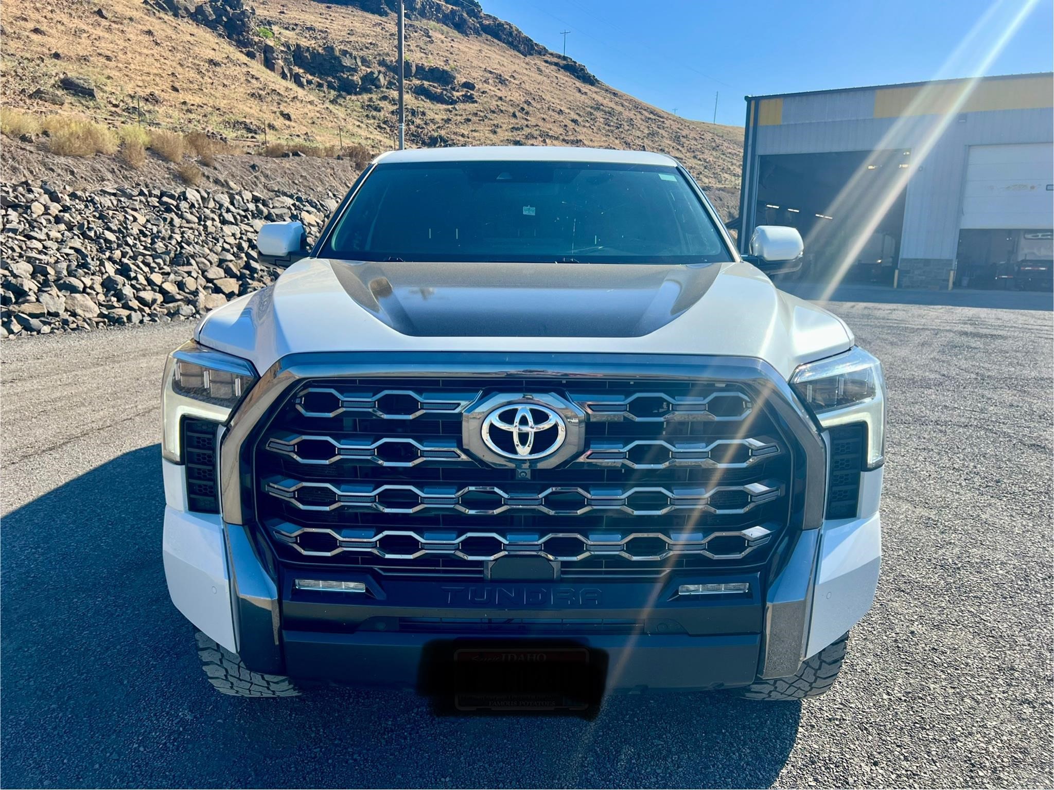 2022 TOYOTA TUNDRA - image 4 of 6