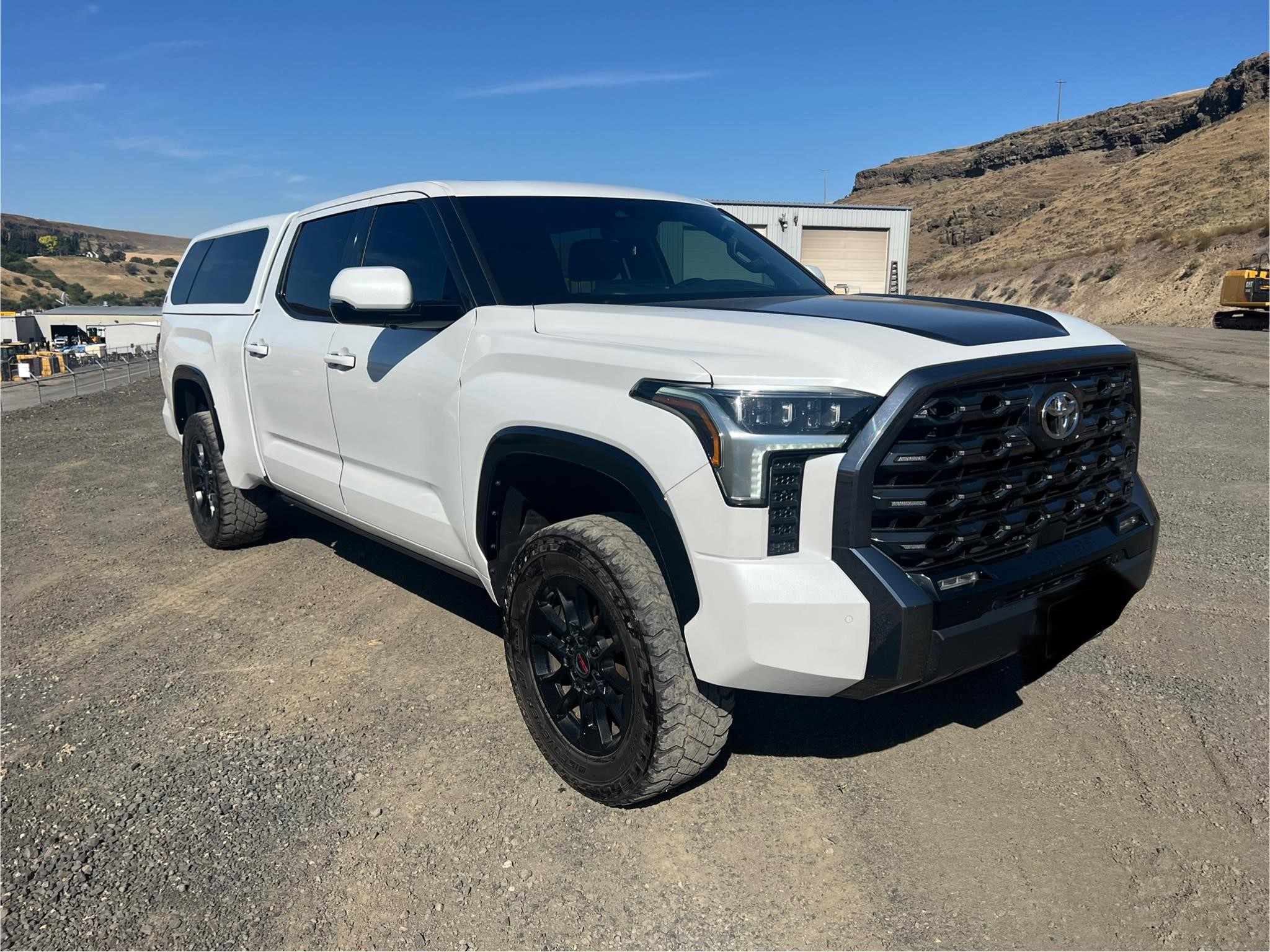 2022 TOYOTA TUNDRA - image 2 of 6
