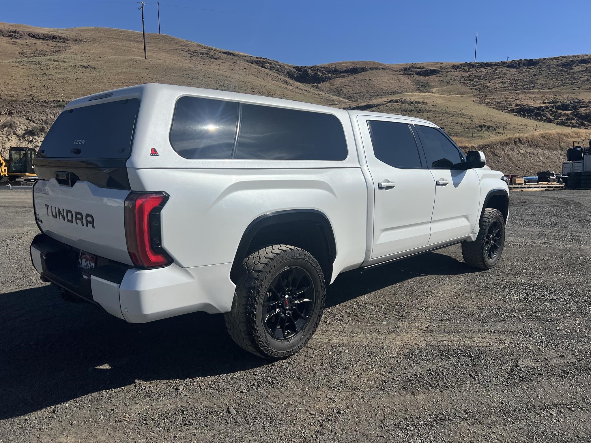 2022 TOYOTA TUNDRA - image 5 of 6