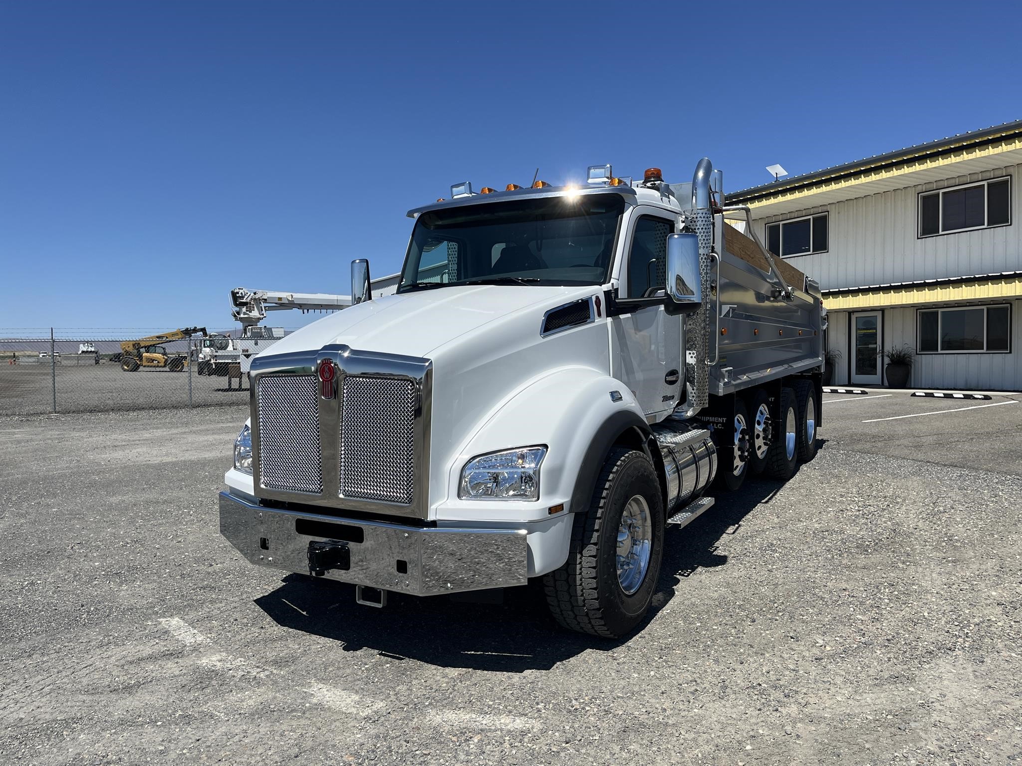 2024 KENWORTH T880 - image 1 of 6