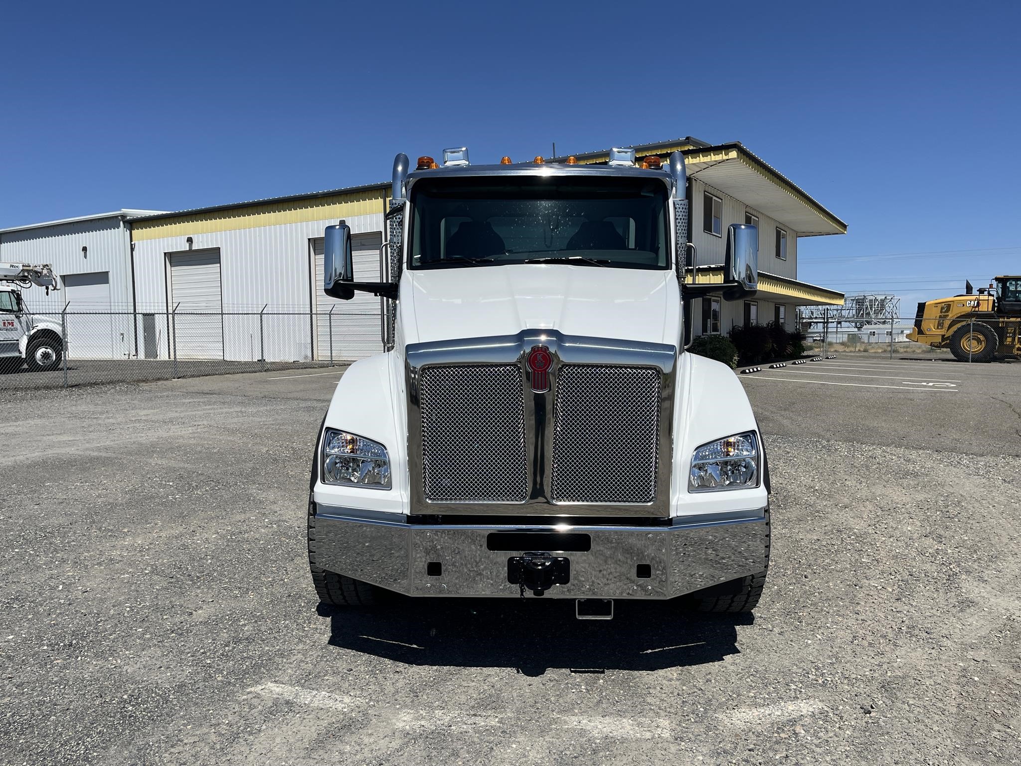 2024 KENWORTH T880 - image 2 of 6
