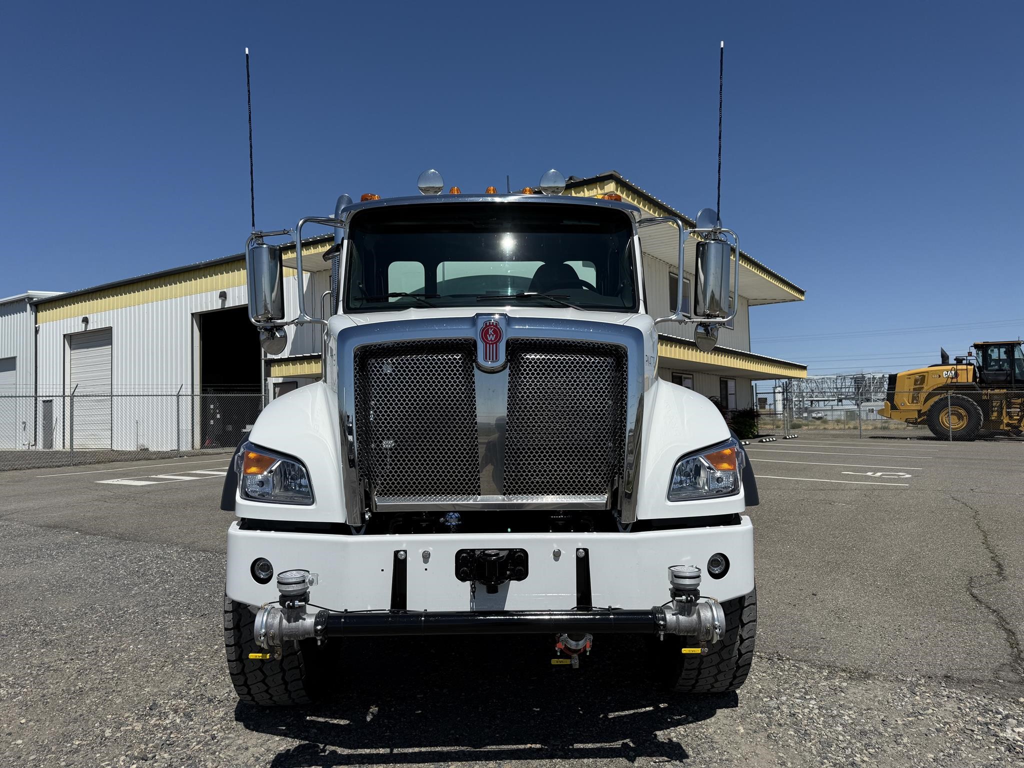 2025 KENWORTH T480 - image 2 of 6