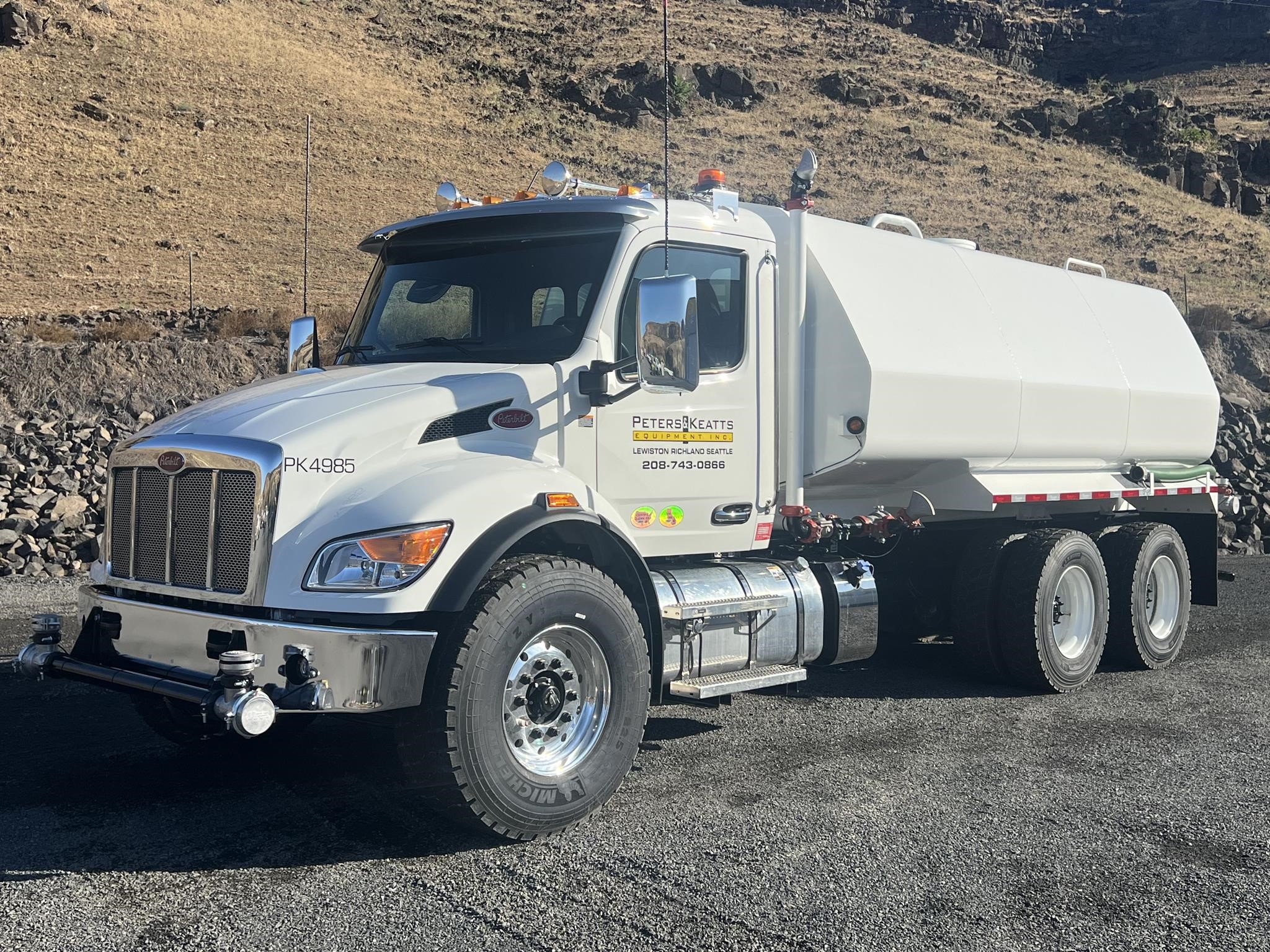 2025 PETERBILT 548 - image 1 of 6
