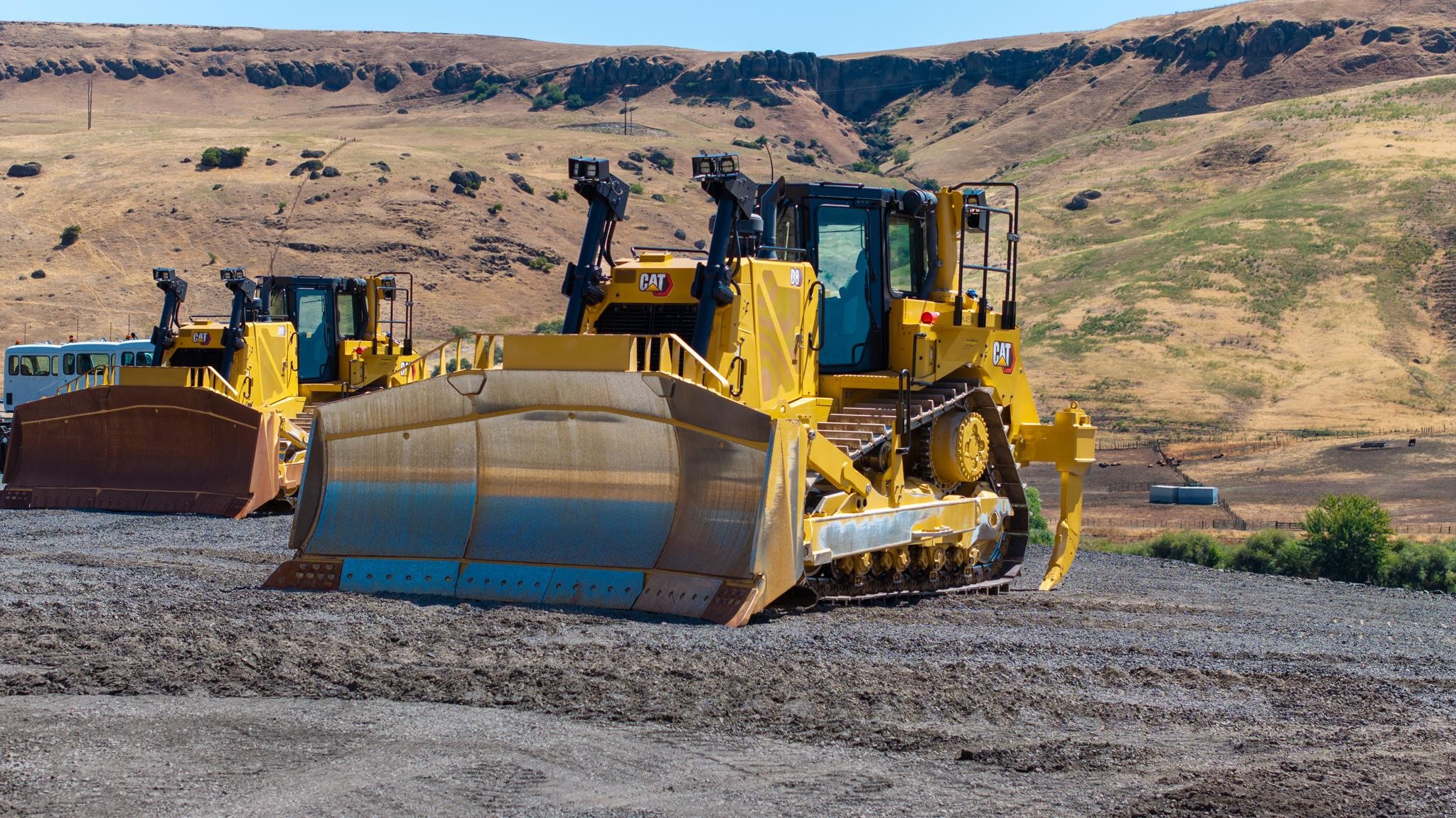 2023 CATERPILLAR D8 - image 1 of 6