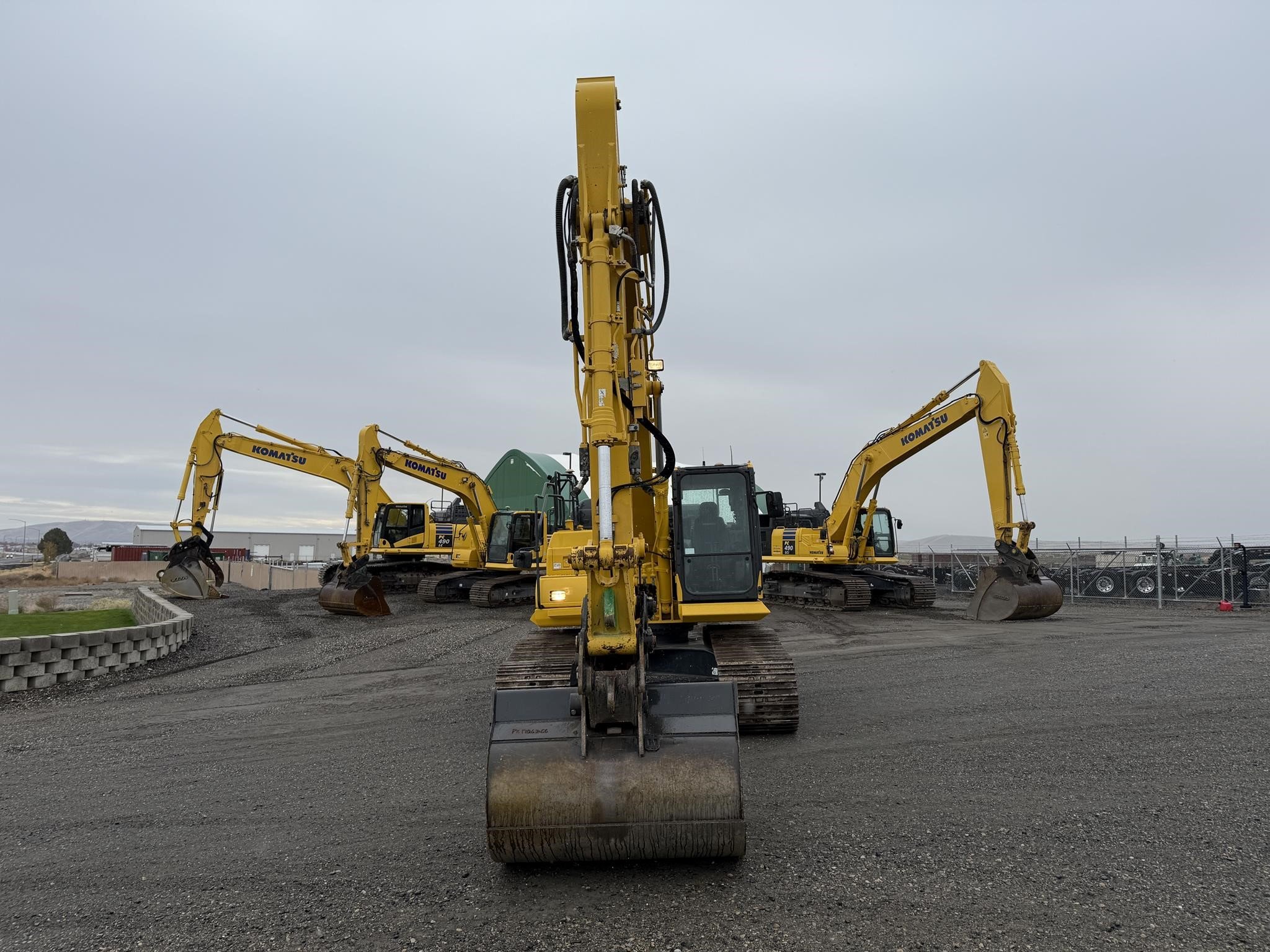 2022 KOMATSU PC210 LCi-11 2022 KOMATSU PC210 LCi-11 - image 3 of 6