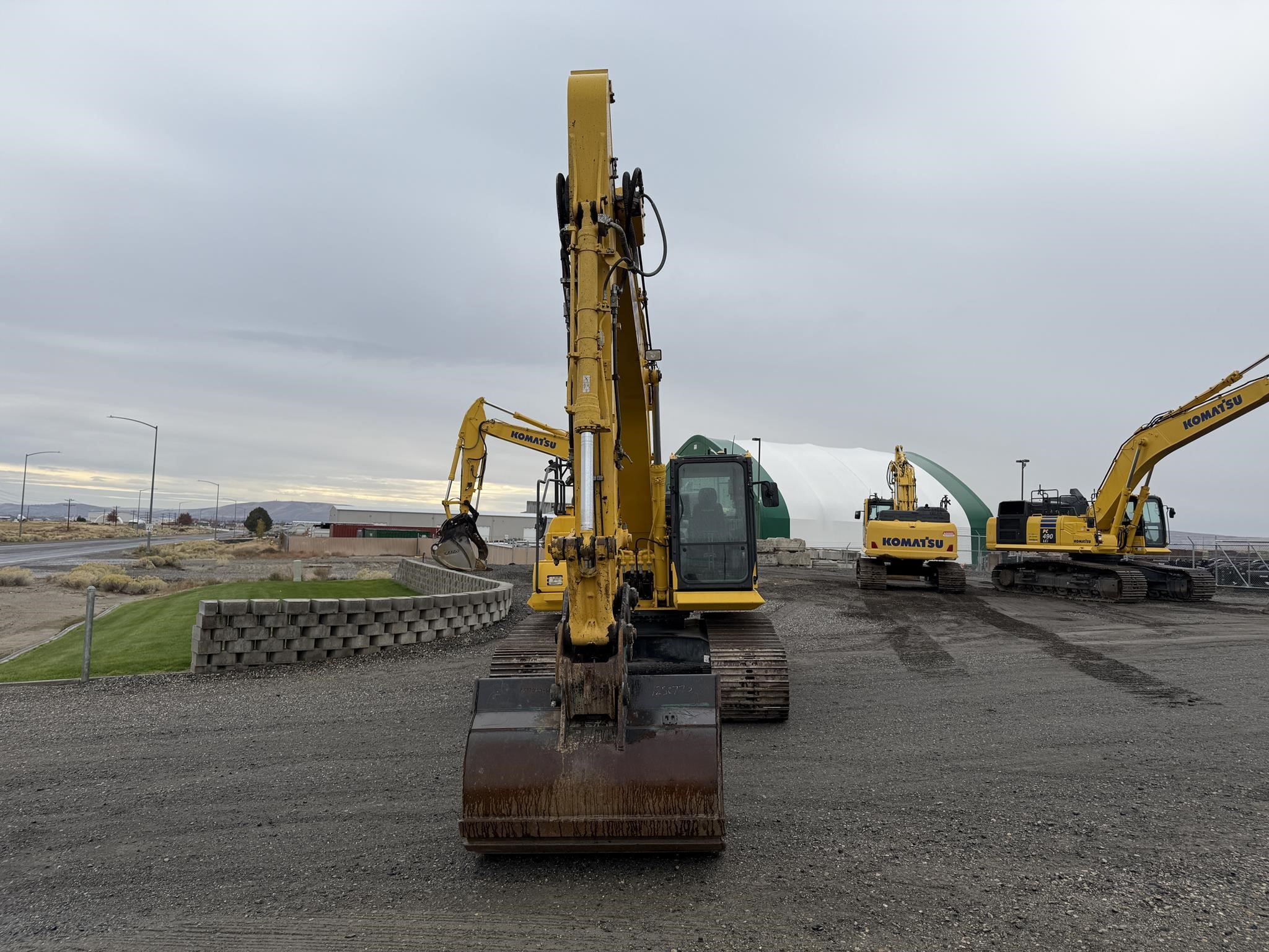 2022 KOMATSU PC210 LCi-11 2022 KOMATSU PC210 LCi-11 - image 3 of 6