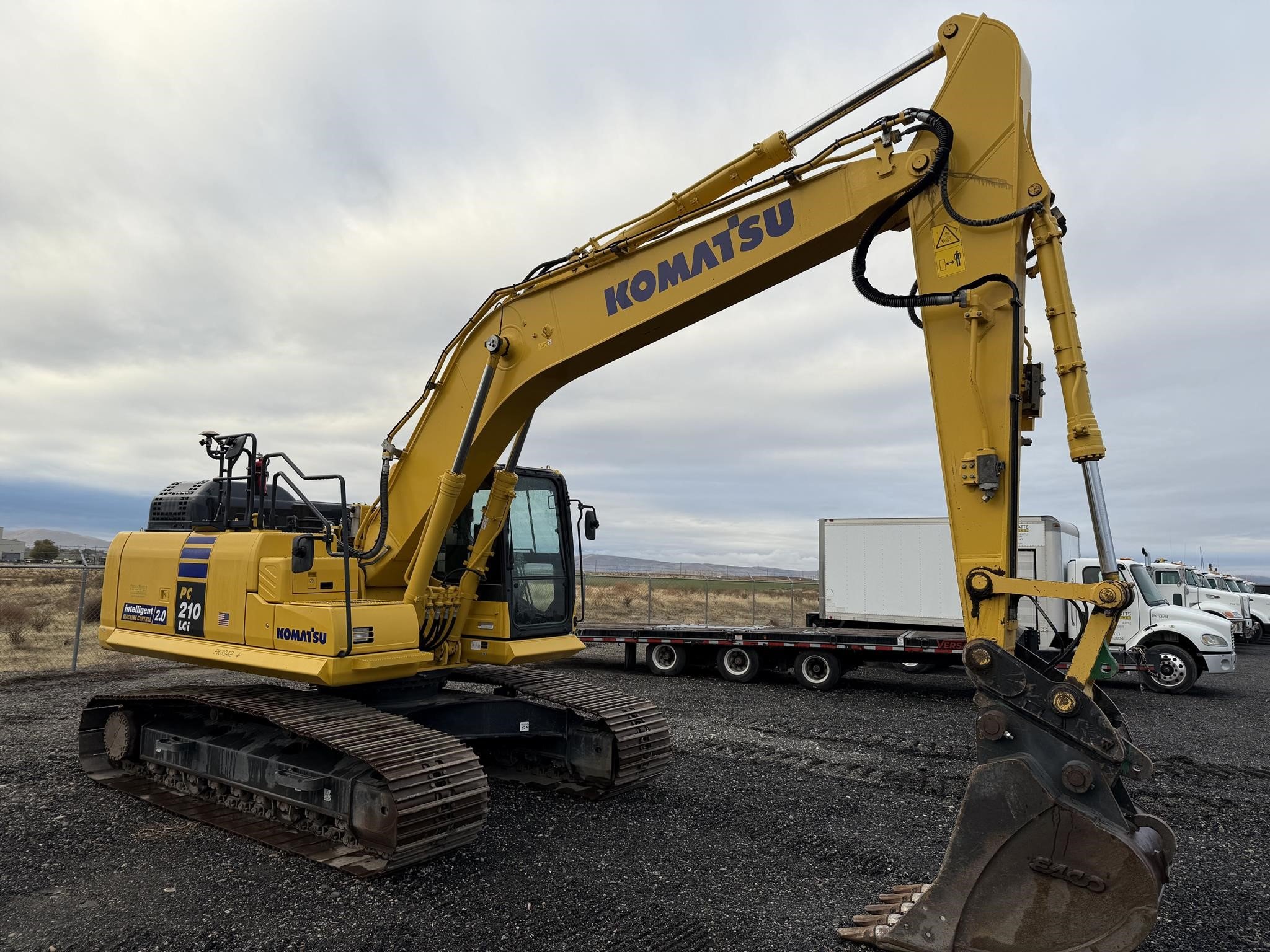 2022 KOMATSU PC210 LCi-11 - image 2 of 5