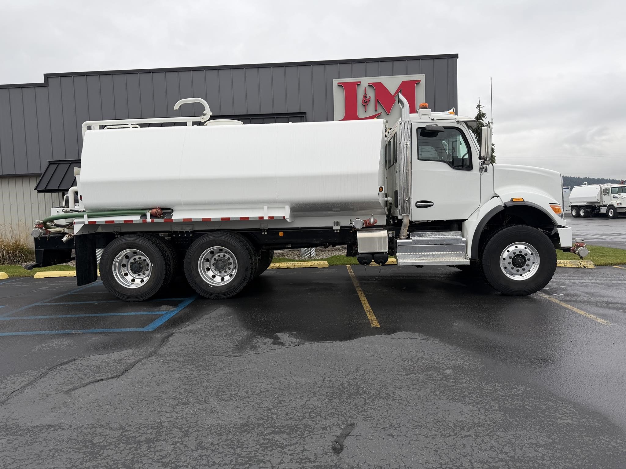 2025 KENWORTH T480 - image 2 of 6