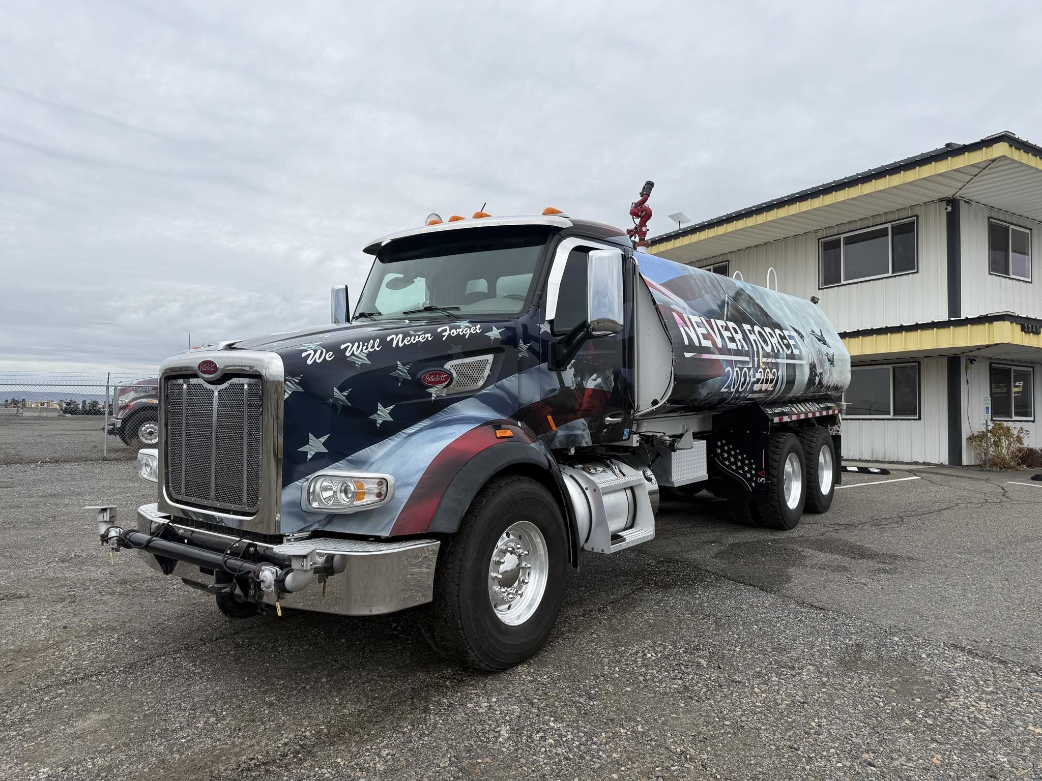 2018 PETERBILT 567 2018 PETERBILT 567 - image 1 of 6